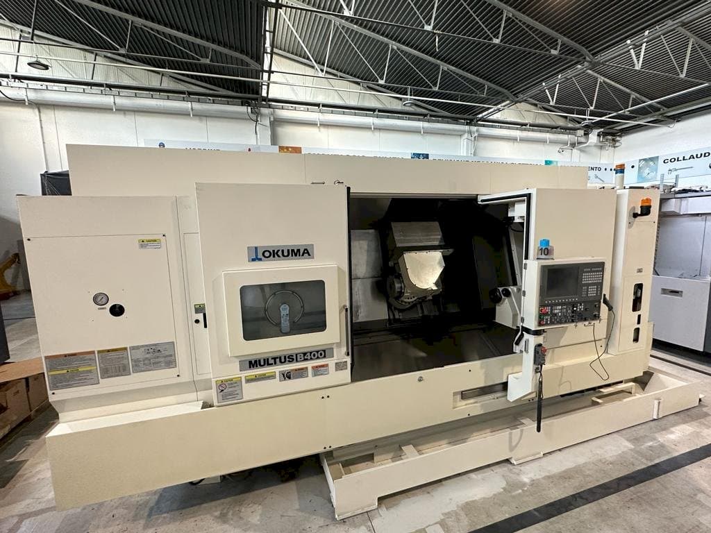 Vooraanzicht  van Okuma MULTUS B400C  machine