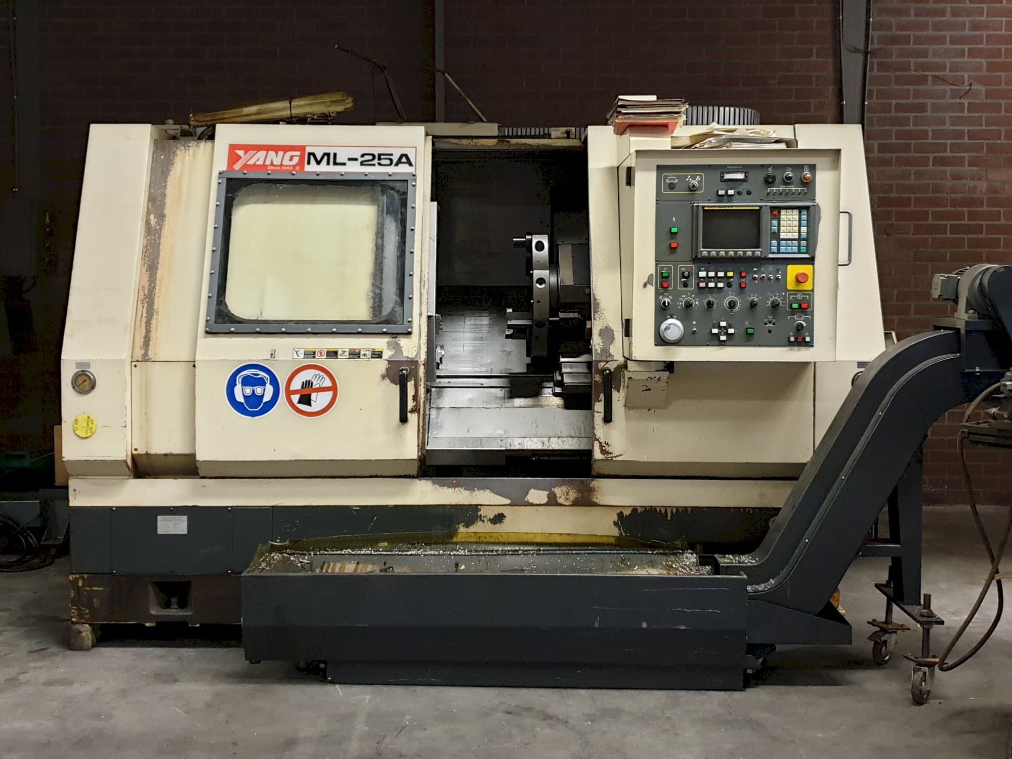 Vooraanzicht  van Yang ML - 25A machine