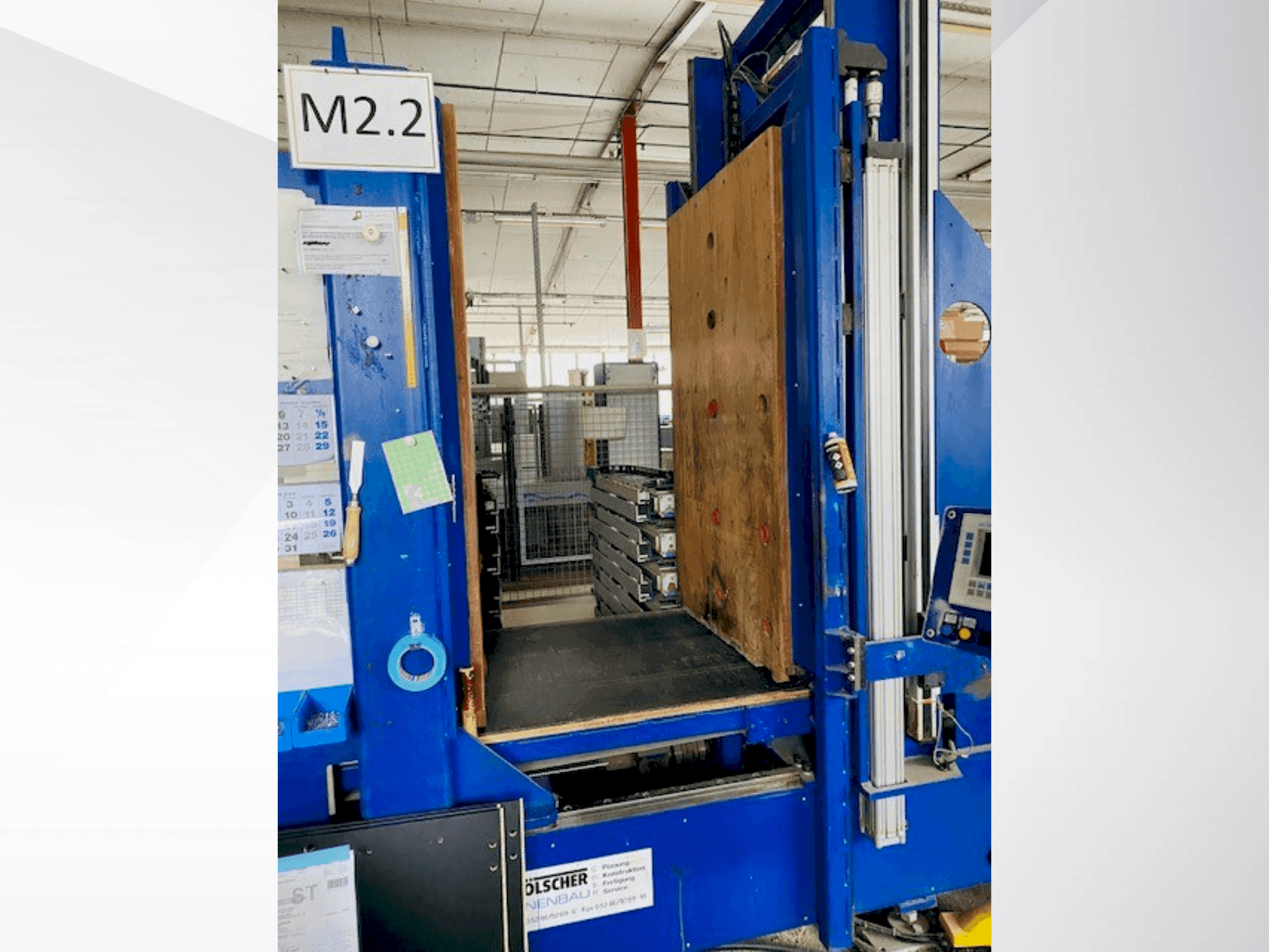Vooraanzicht  van Hüttenhölscher Body Press  machine