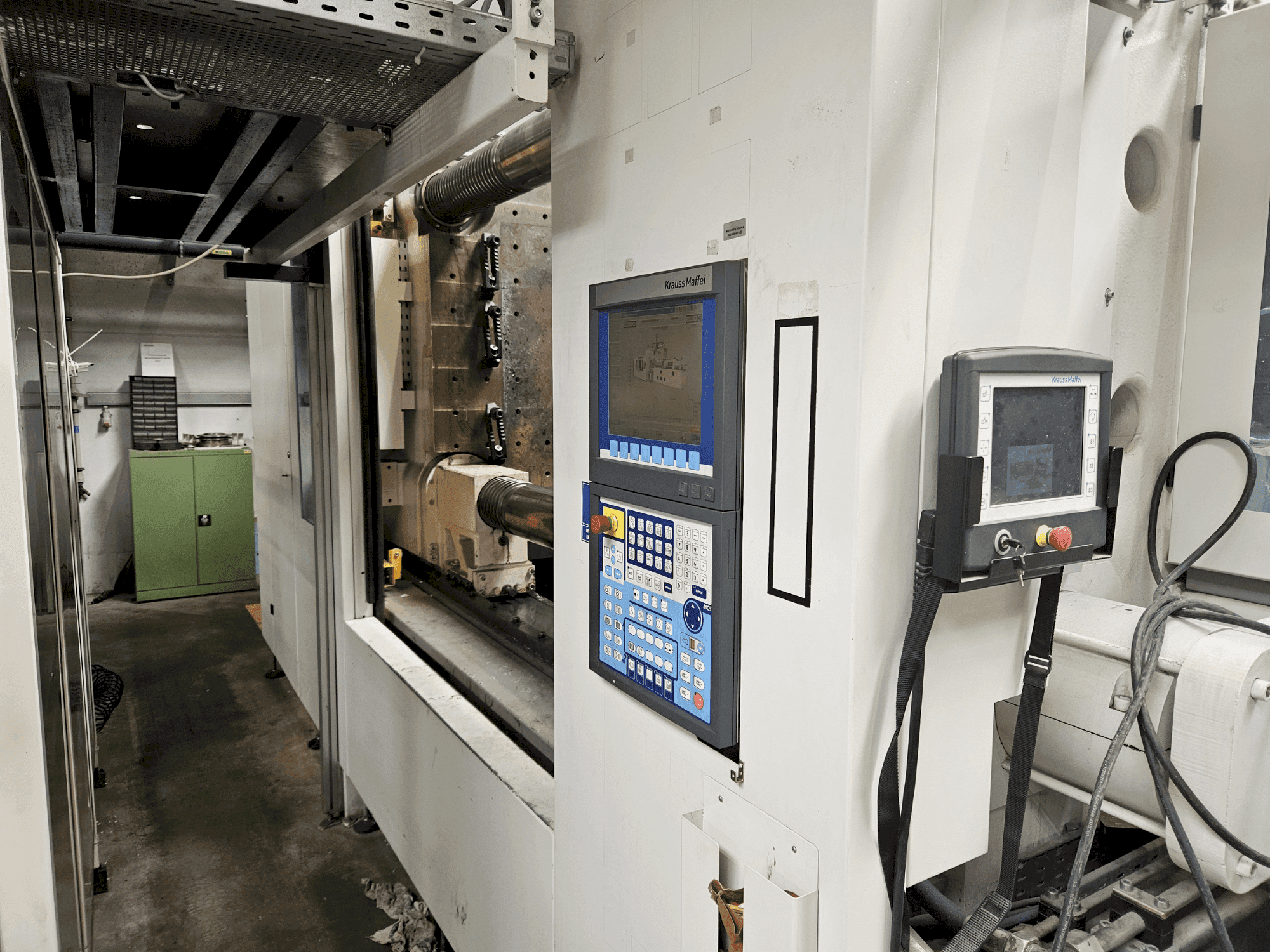 Vooraanzicht  van Krauss Maffei 800-12000 MX  machine