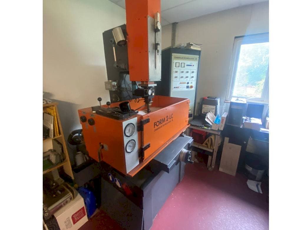 Vooraanzicht  van CHARMILLES Form 2-LC  machine