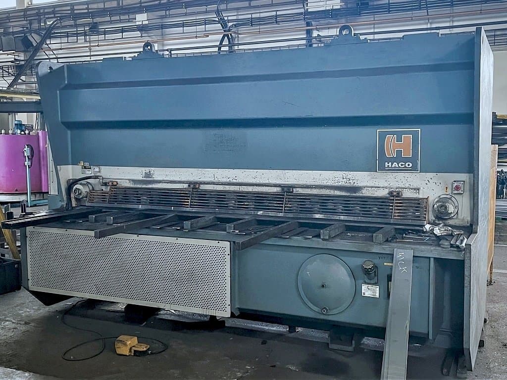 Vooraanzicht  van HACO HSLX 3016/18 SAB  machine