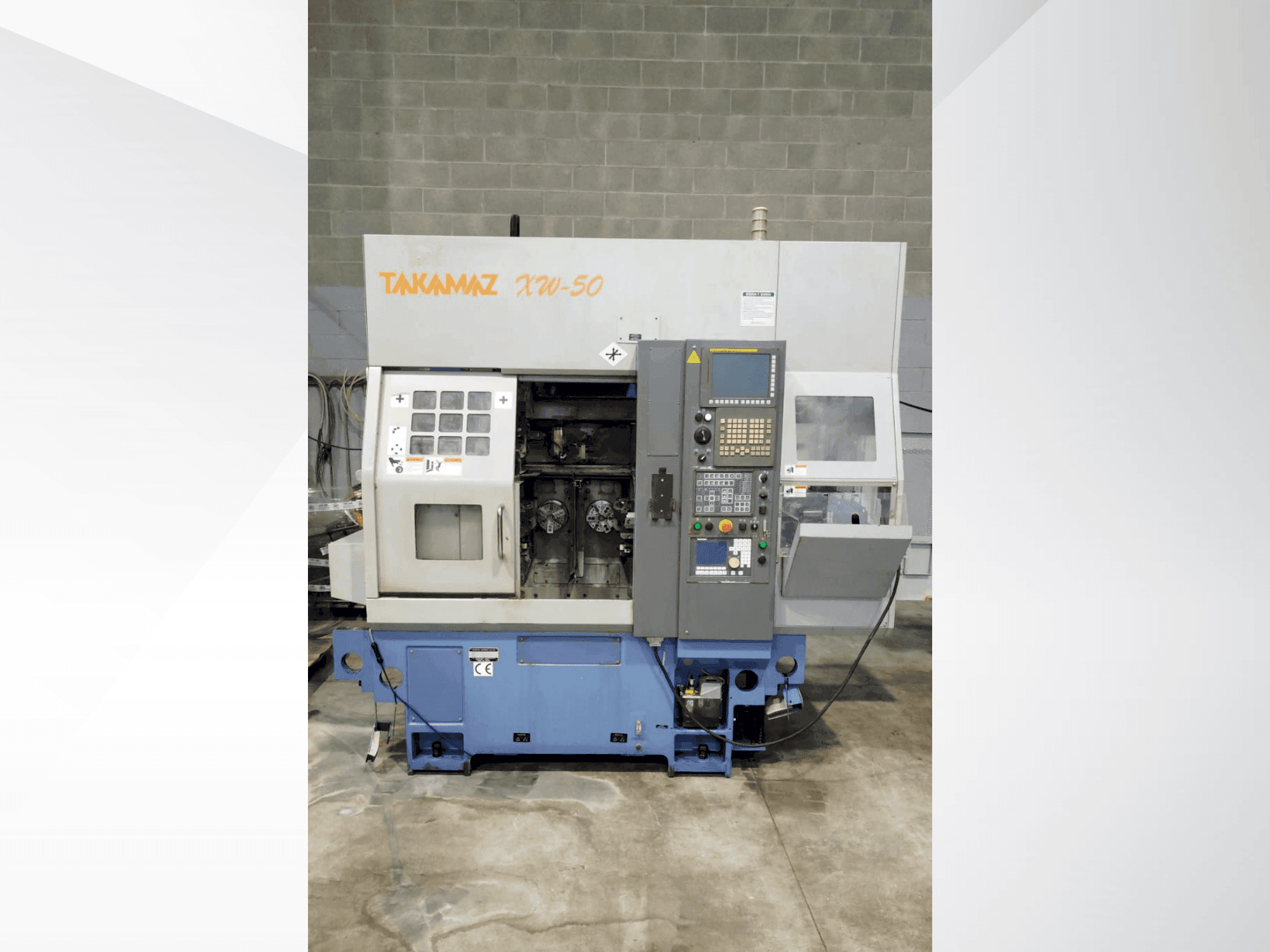 Vooraanzicht  van Takamaz NW 50  machine