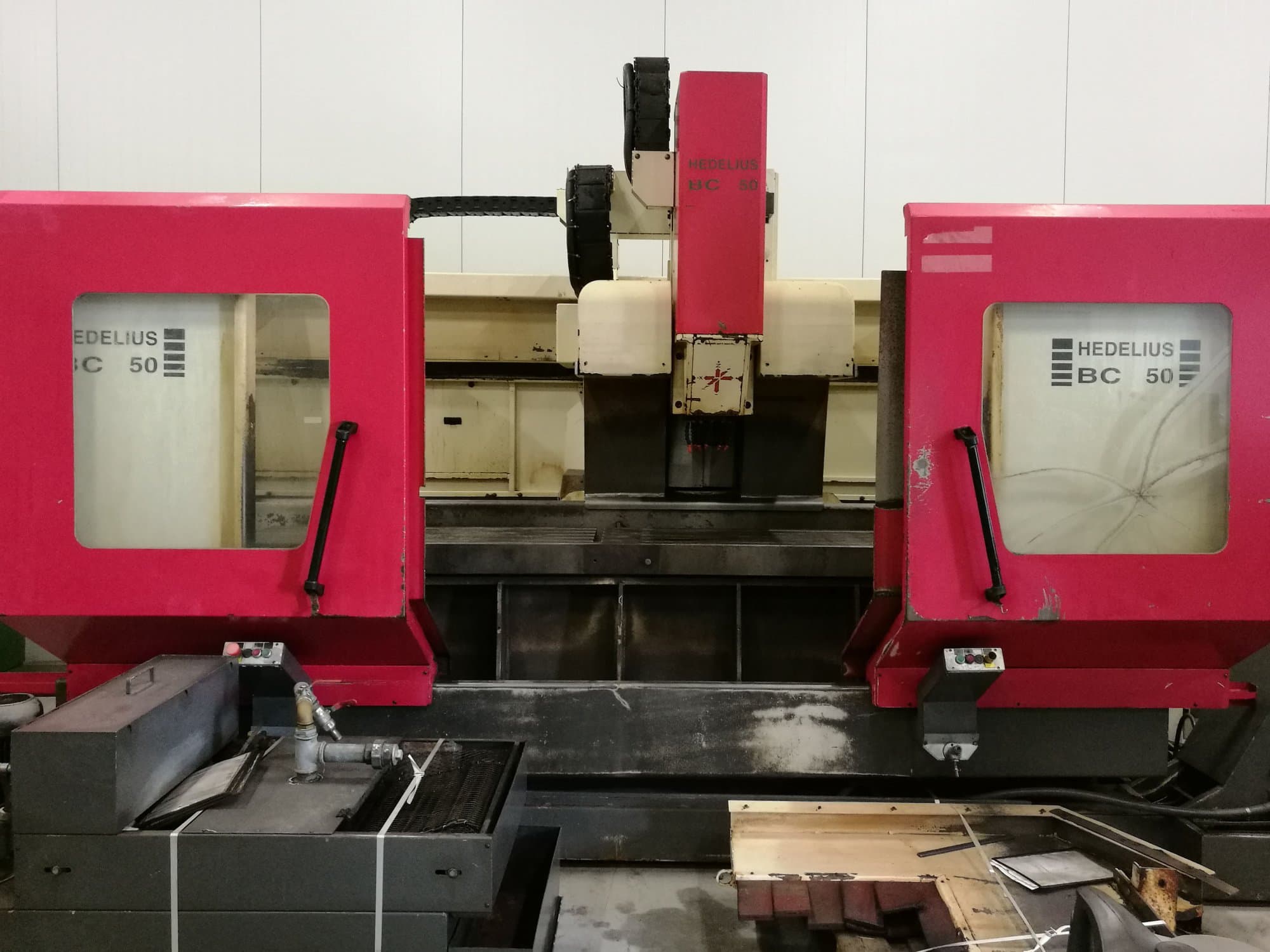 Vooraanzicht  van HEDELIUS BC 50 machine