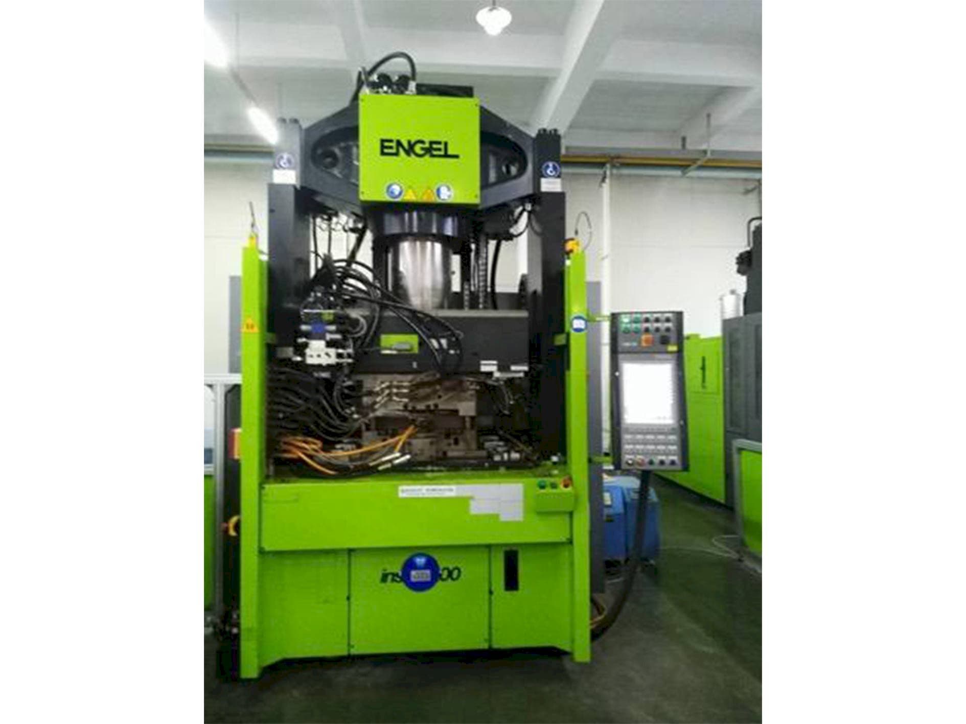 Vooraanzicht  van ENGEL insert 2550H/200 with MuCell  machine