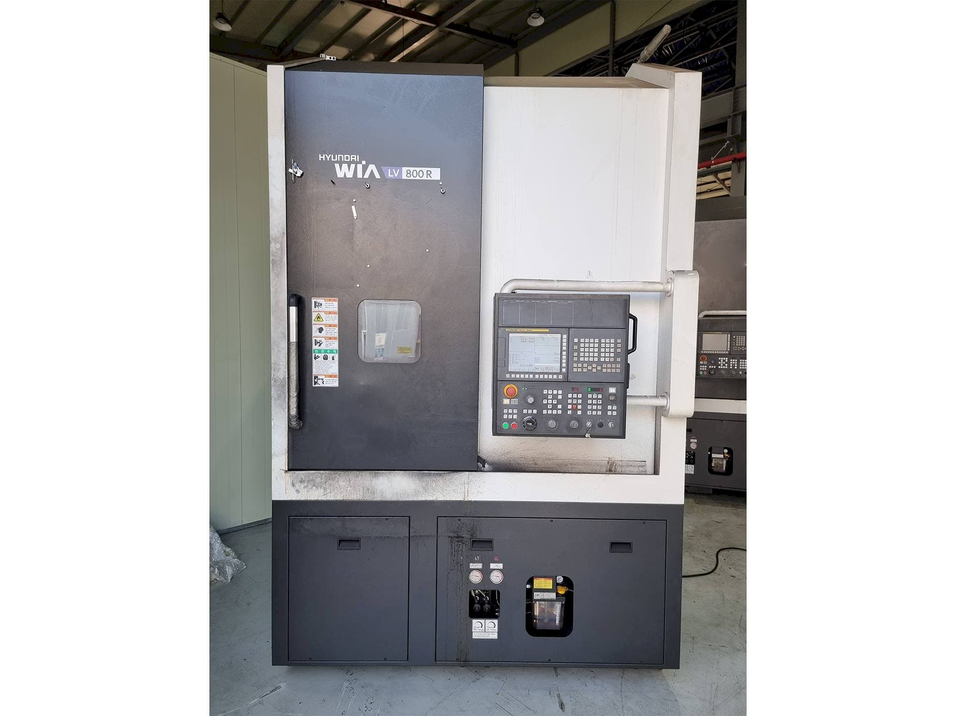 Vooraanzicht  van Hyundai Wia LV800R  machine