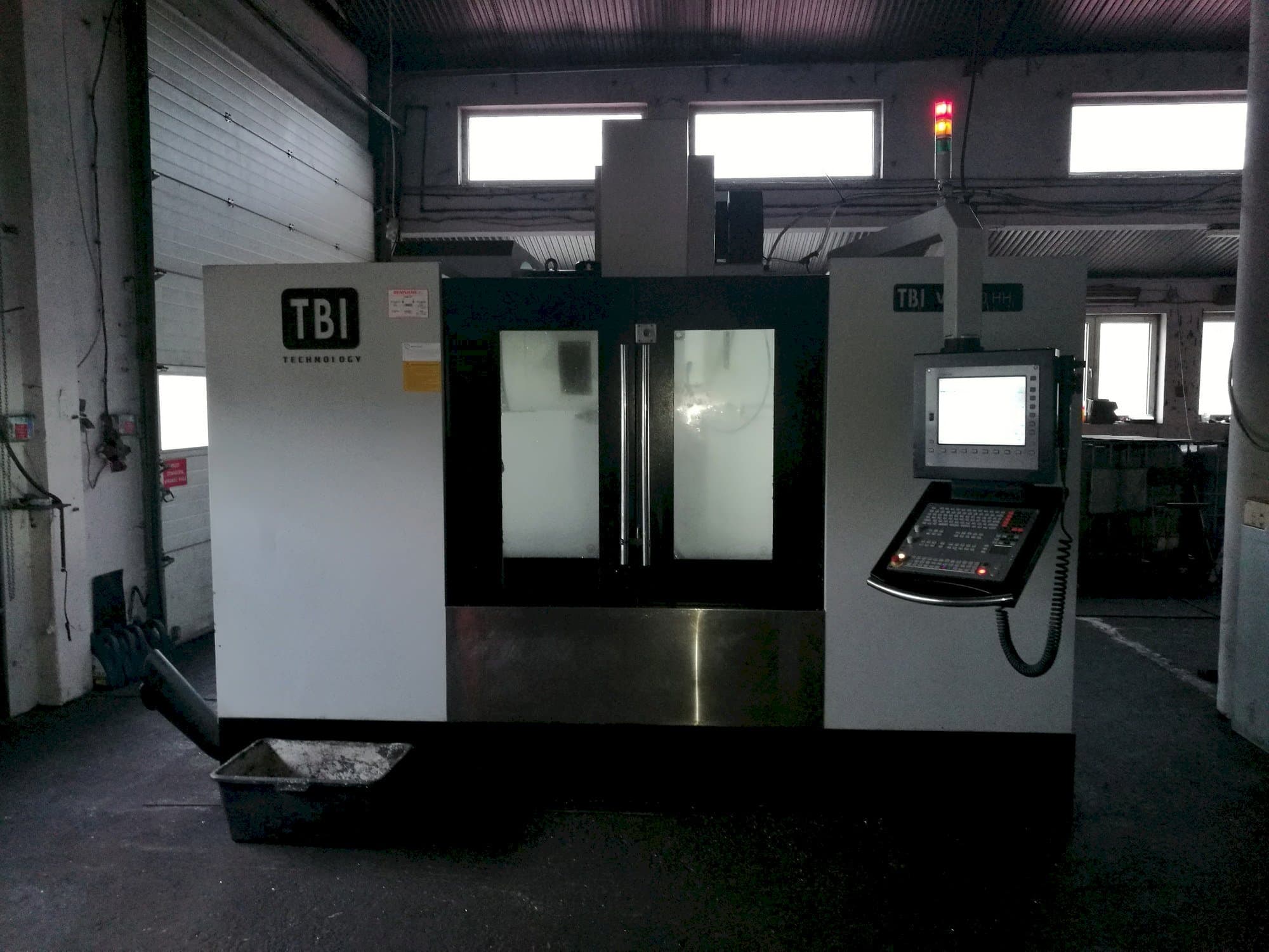 Vooraanzicht  van TBI VC 1270 HH  machine