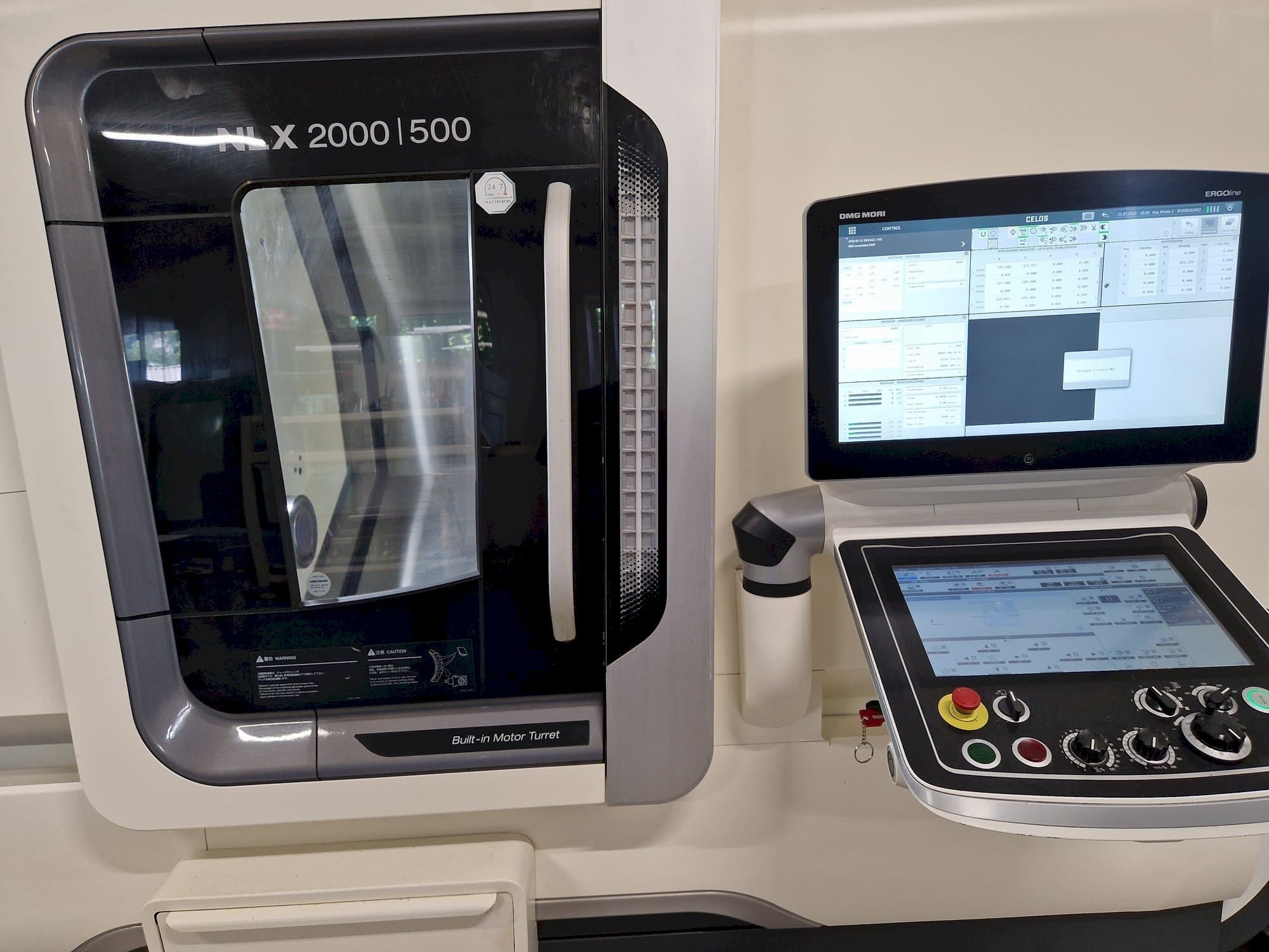 Vooraanzicht  van DMG NLX2000SY-500  machine