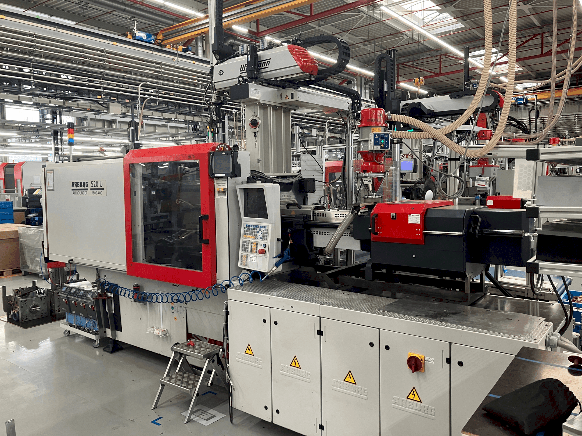 Vooraanzicht  van Arburg Allrounder 520 U 1600-400  machine