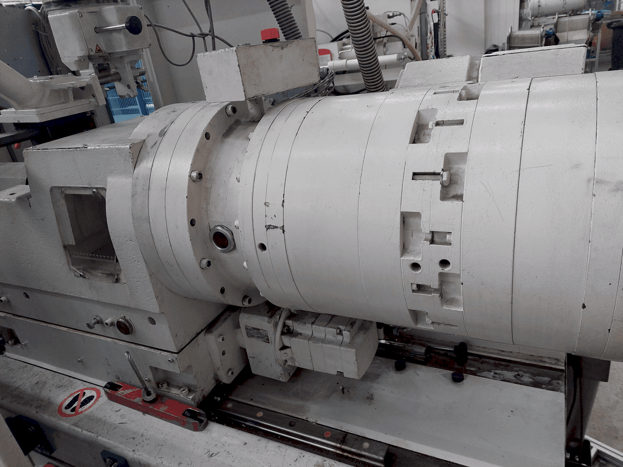 Vooraanzicht  van Krauss Maffei 80-180 EX  machine