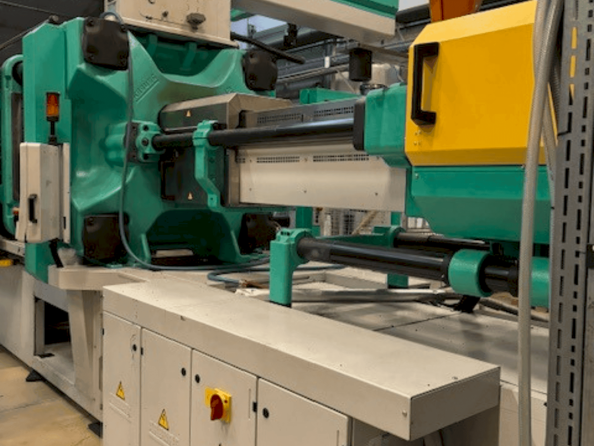 Vooraanzicht  van Arburg Allrounder 920S 5000-3200  machine