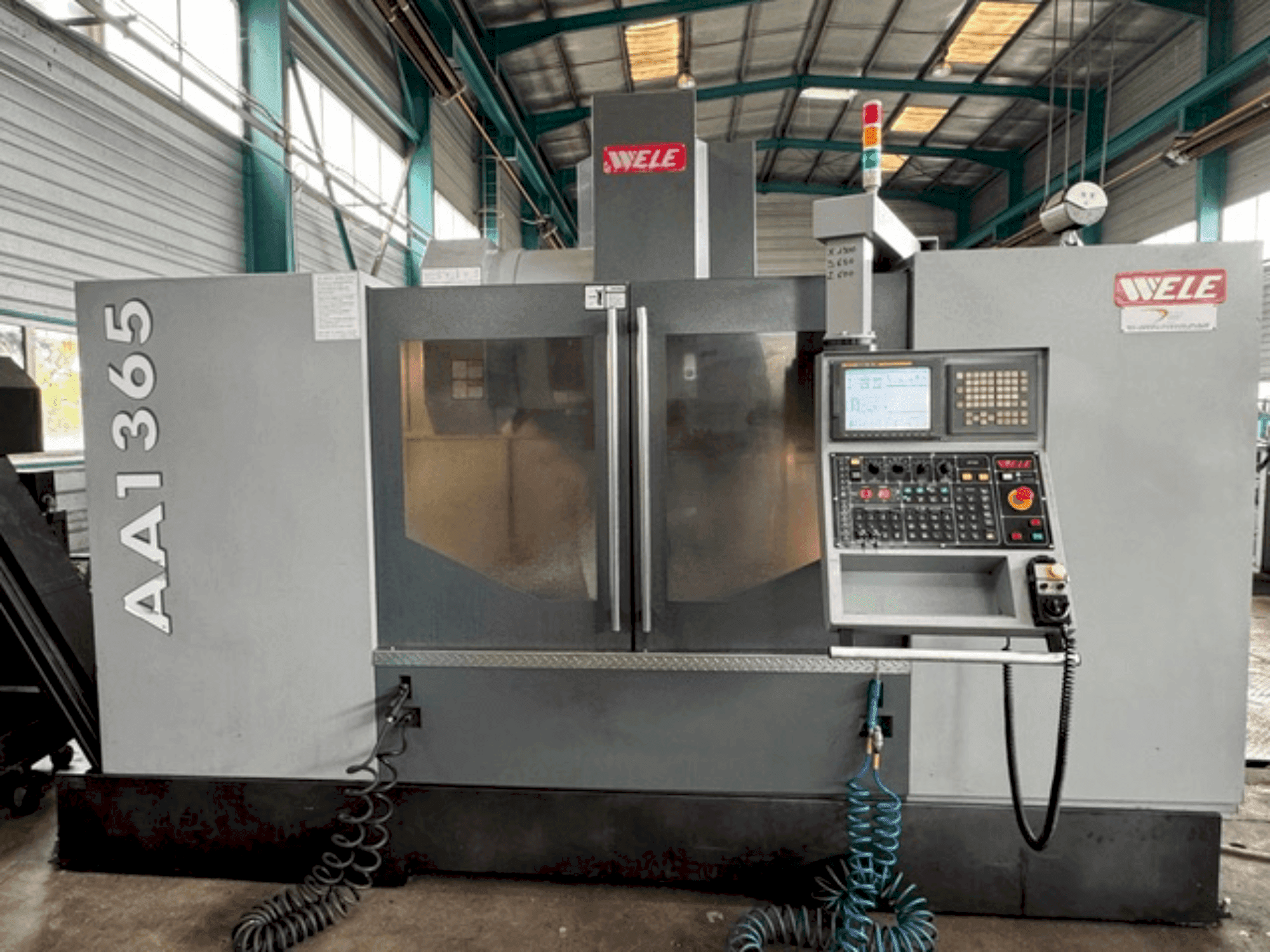 Vooraanzicht  van Wele AA1365  machine