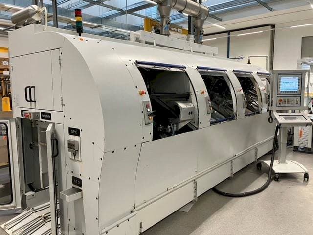 Vooraanzicht  van MIKRON Multistep XS  machine