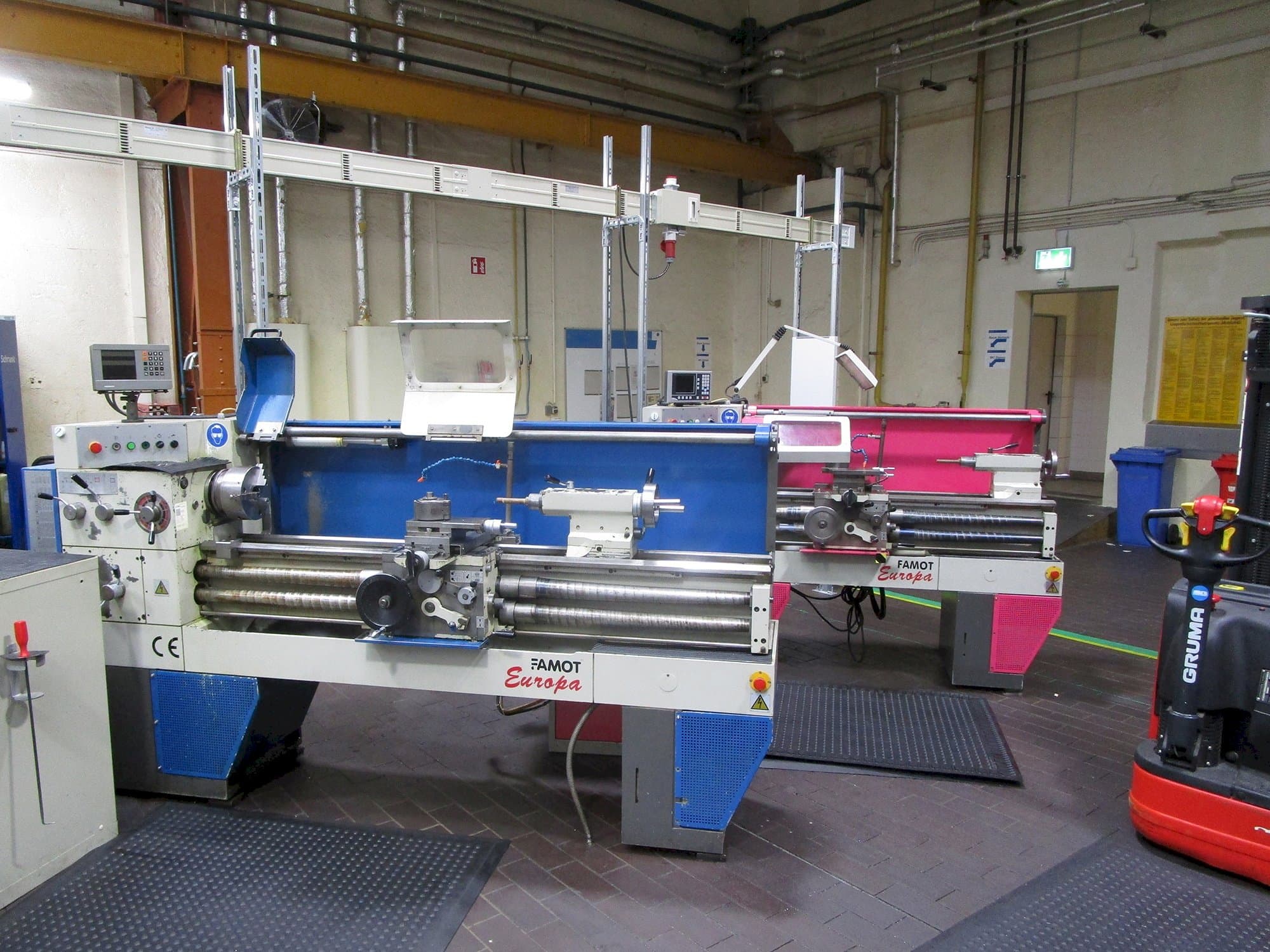 Vooraanzicht  van FAMOT EUROPA  machine