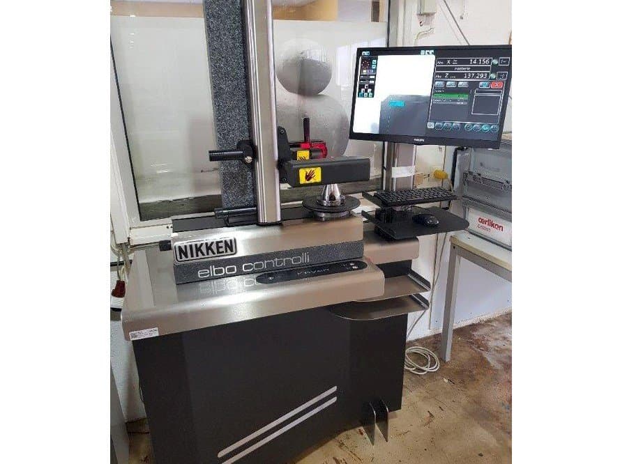 Vooraanzicht  van NIKKEN elbo controlli kyan-TW  machine