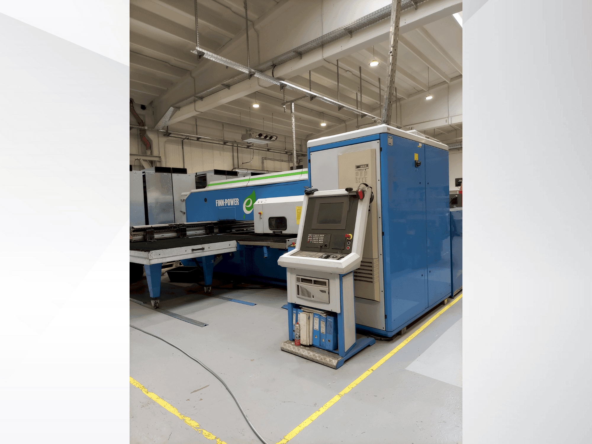 Vooraanzicht  van Finn-Power E5 U  machine