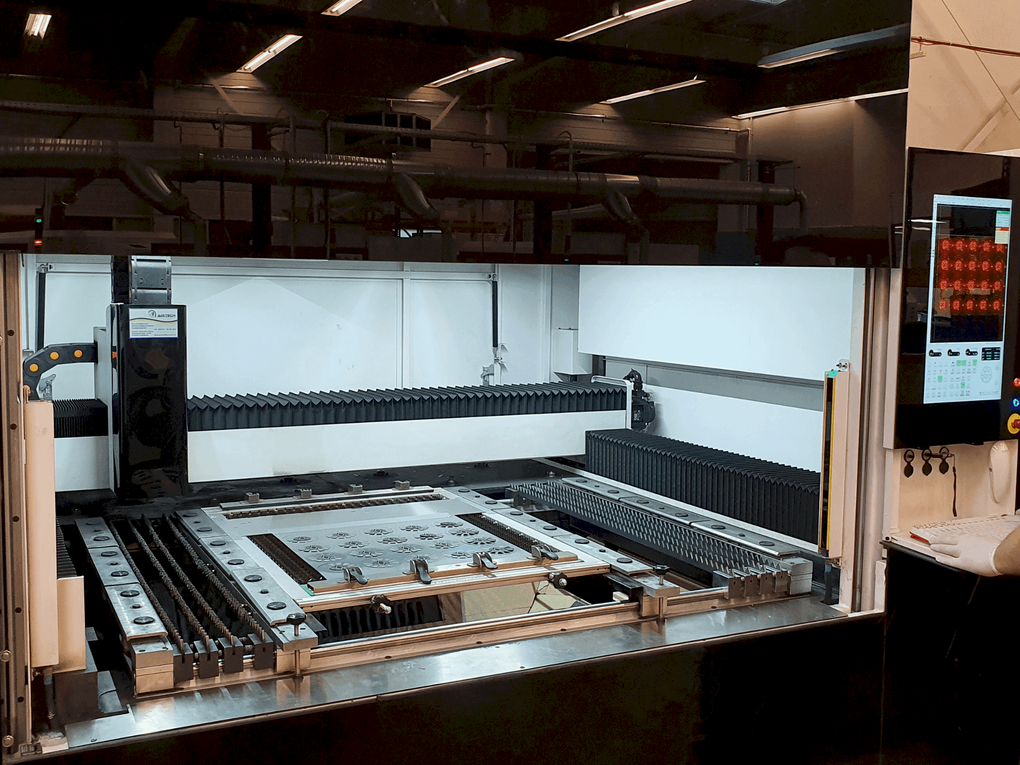Vooraanzicht  van Bodor i5 (2021)  machine