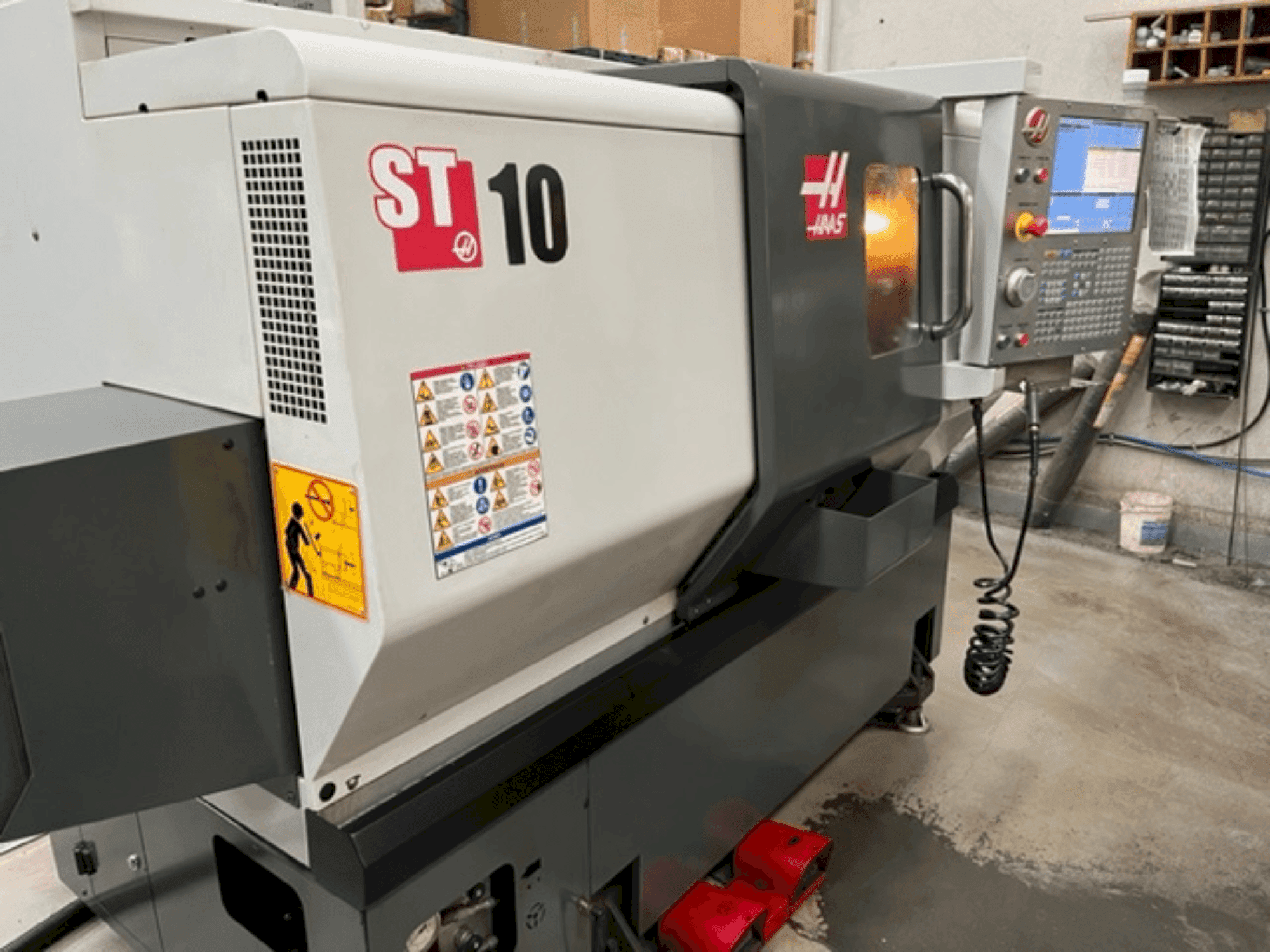 Vooraanzicht  van HAAS ST 10  machine