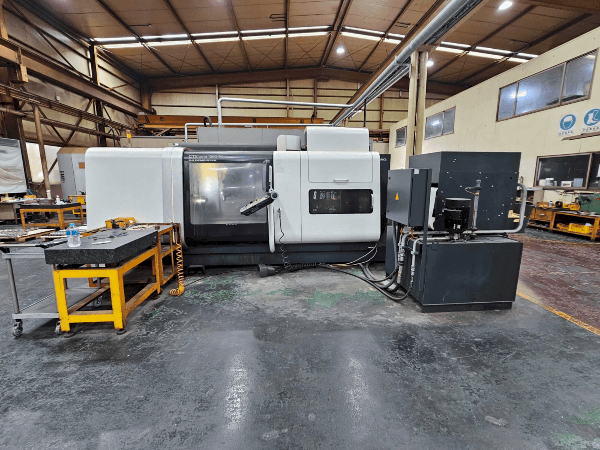 Vooraanzicht  van DMG MORI Gildemeister CTX 1250 TC  machine
