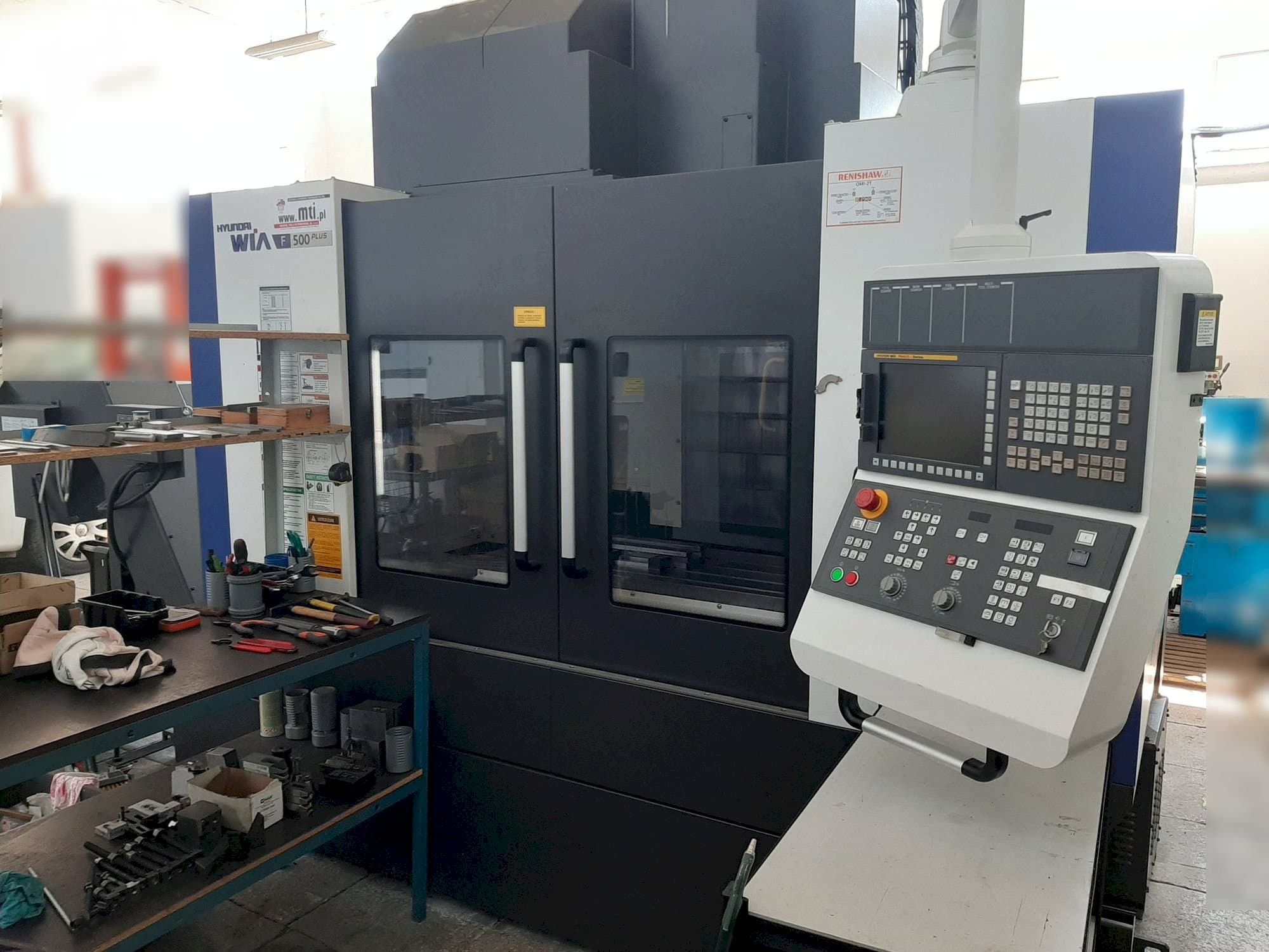 Vooraanzicht  van Hyundai Wia F500 PLUS  machine