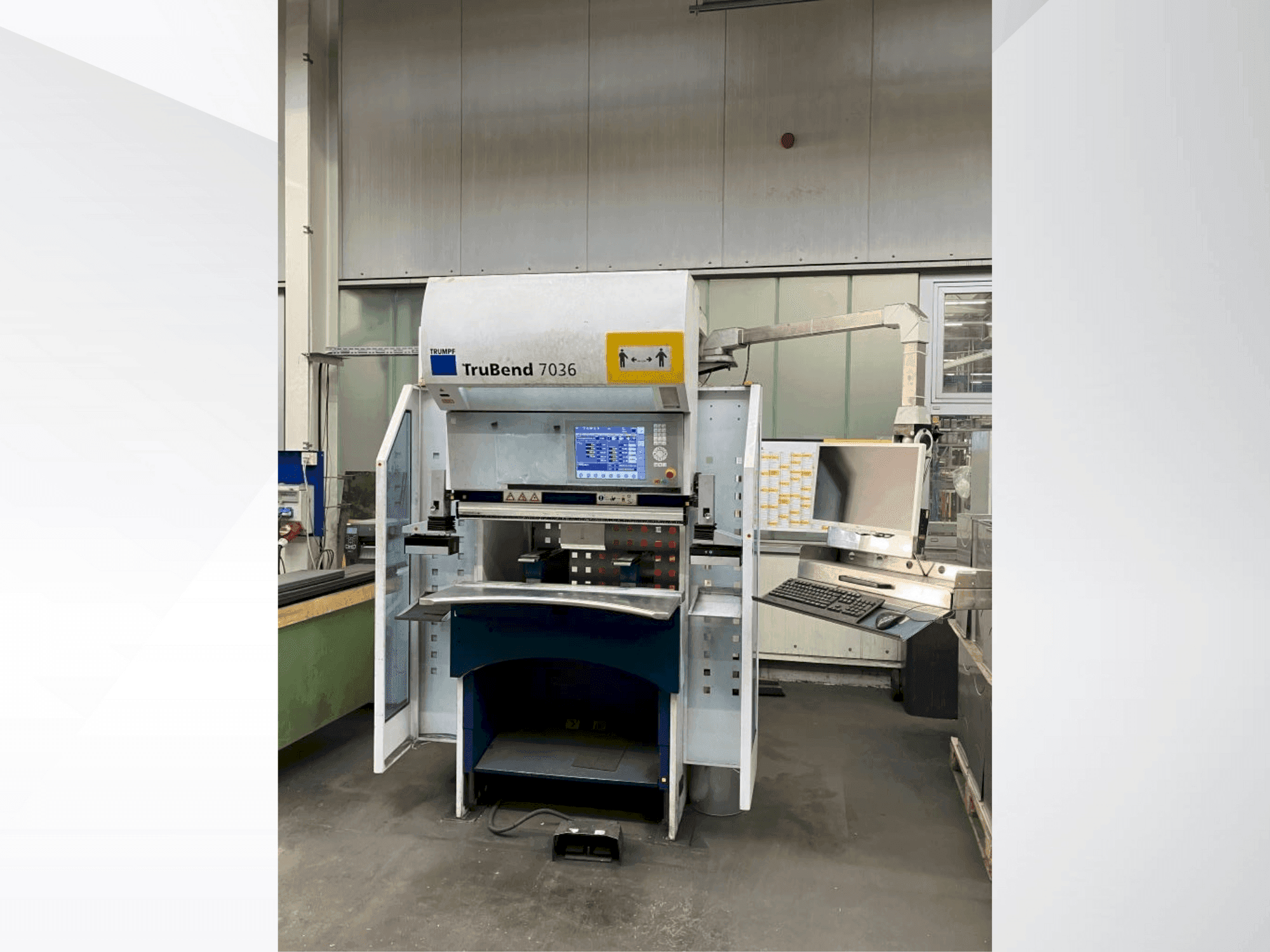 Vooraanzicht  van TRUMPF TruBend 7036  machine