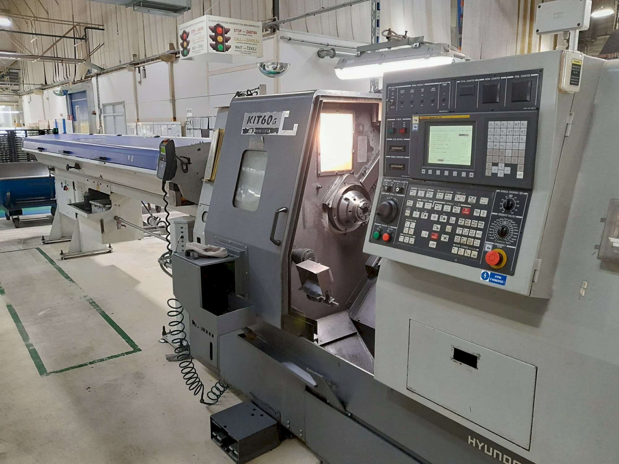 Vooraanzicht  van Hyundai Kia KIT60G  machine