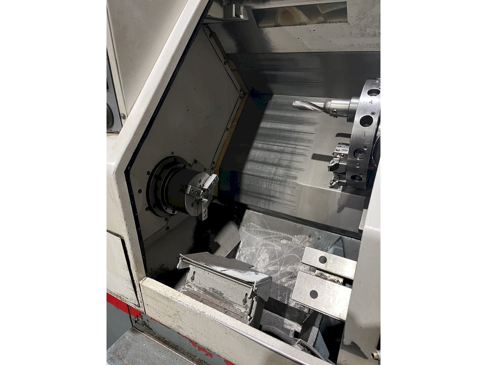 Werkruimte  van  Cincinnati Hawk TC150   machine