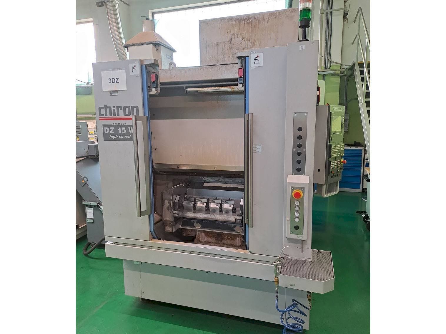 Vooraanzicht  van CHIRON DZ 15W HS  machine