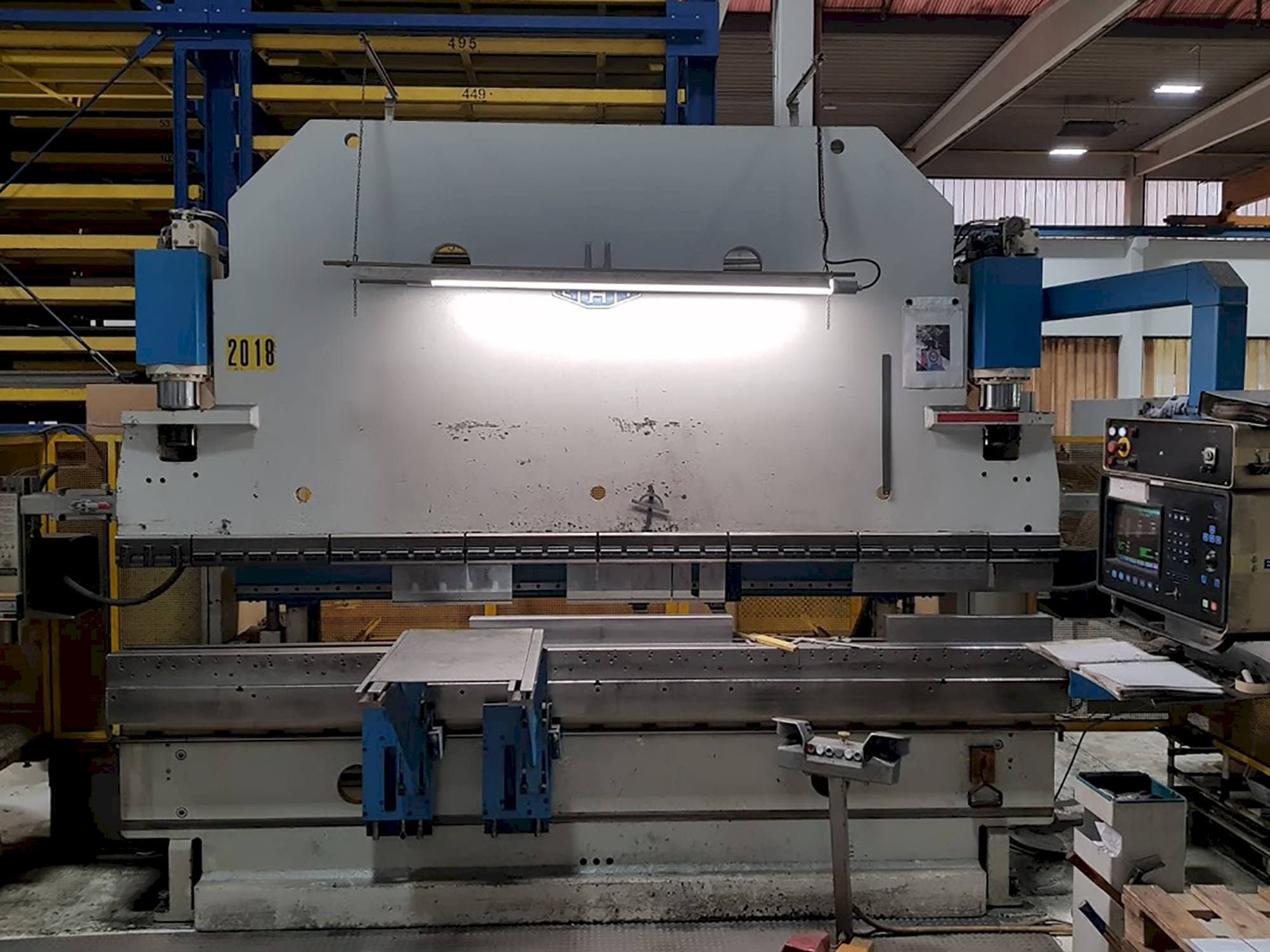 Vooraanzicht  van EHT EHPS 11-35  machine