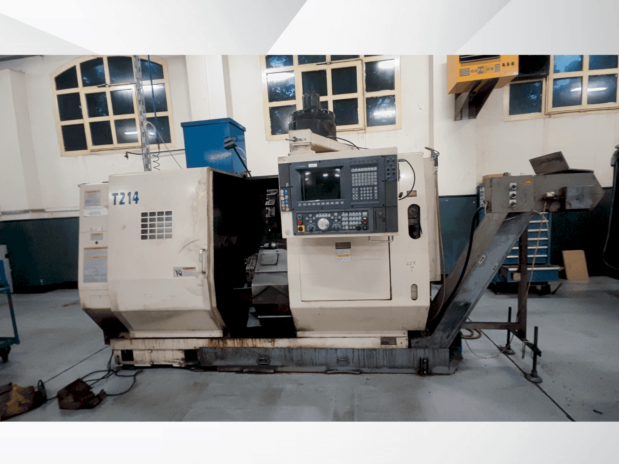 Vooraanzicht  van Okuma LU 15  machine