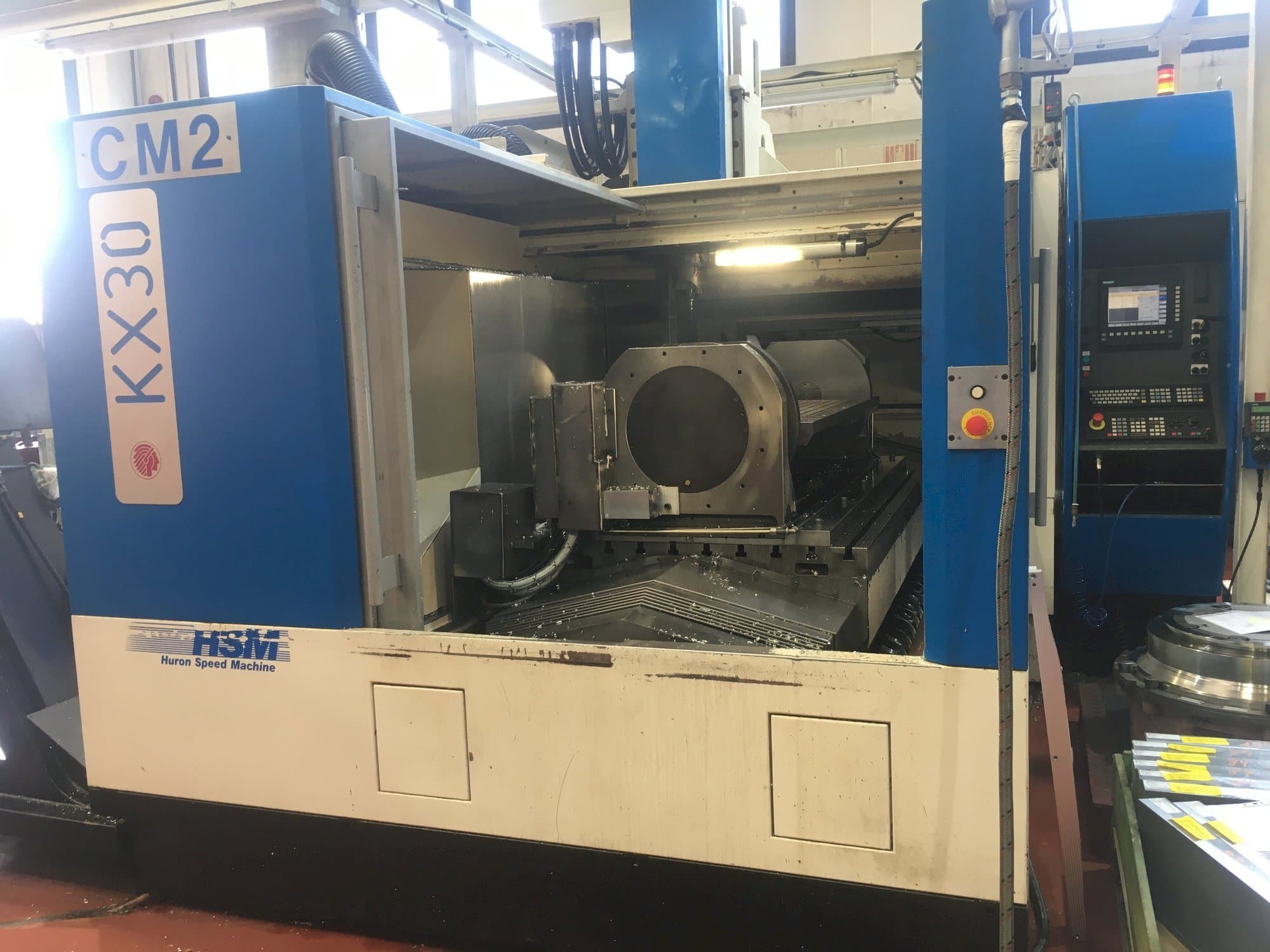 Vooraanzicht  van Huron KX30  machine