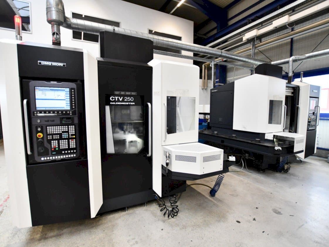 Vooraanzicht  van DMG MORI Gildemeister CTV 250 2nd  machine