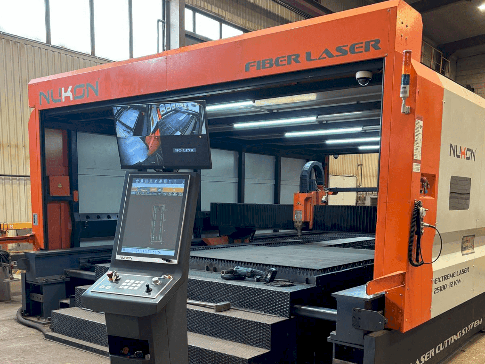 Vooraanzicht  van NUKON Fiber Laser Extreme 30250  machine
