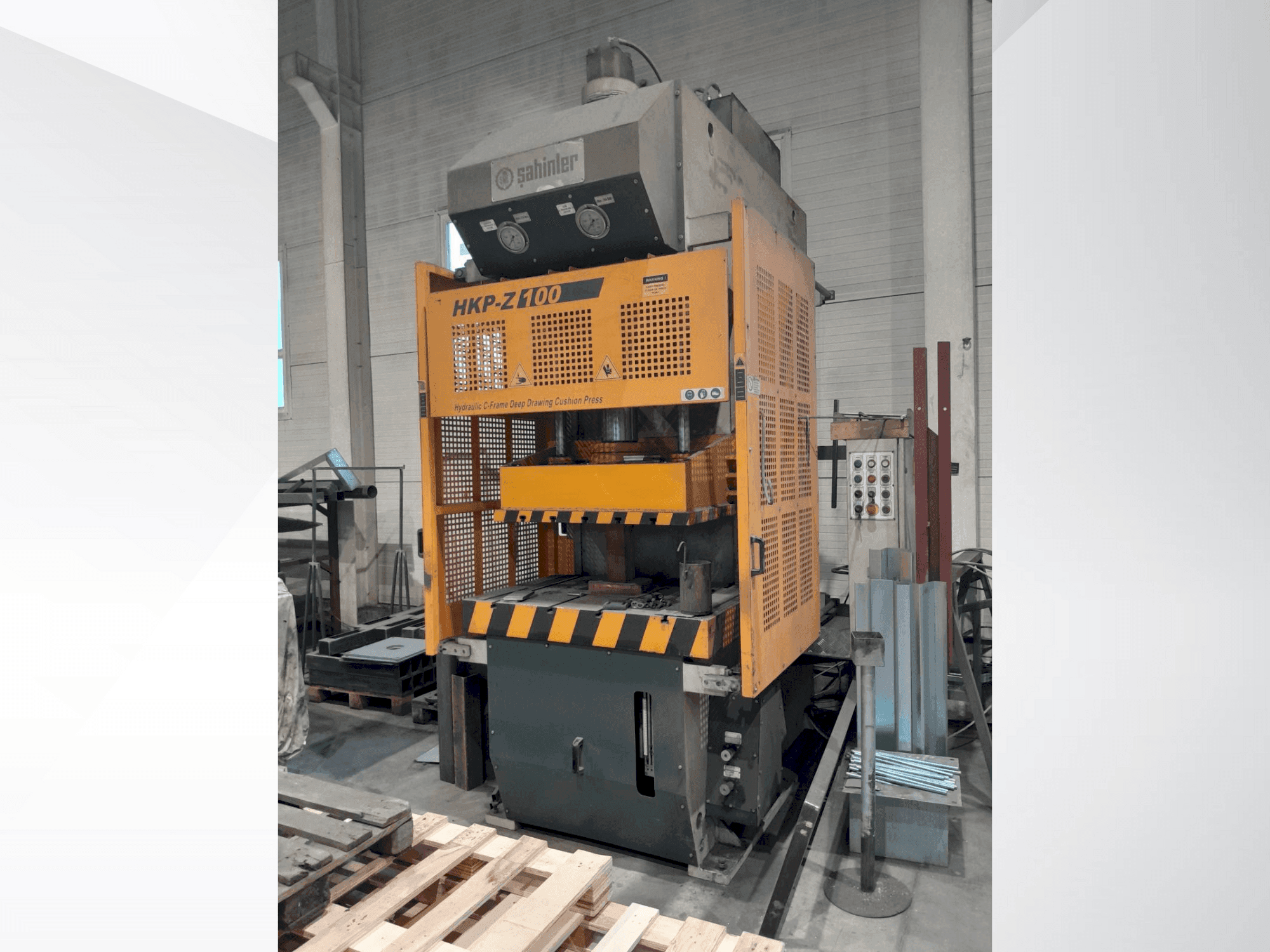 Vooraanzicht  van Sahinler HKP-Z 100  machine