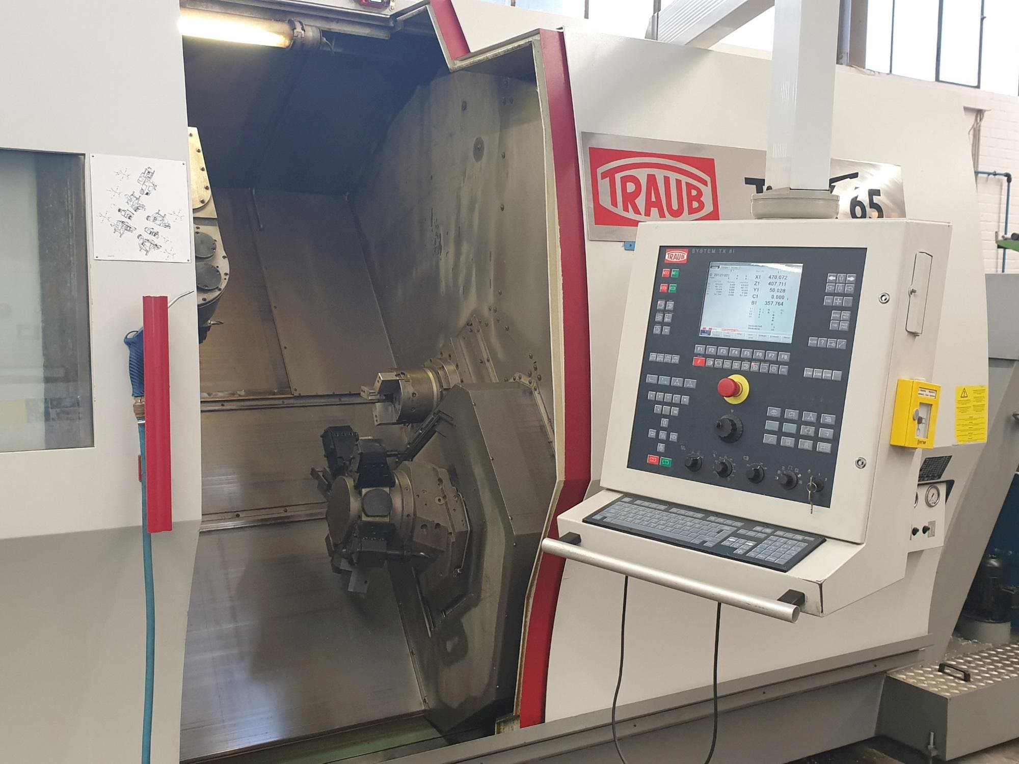 Vooraanzicht  van TRAUB TNX 65  machine