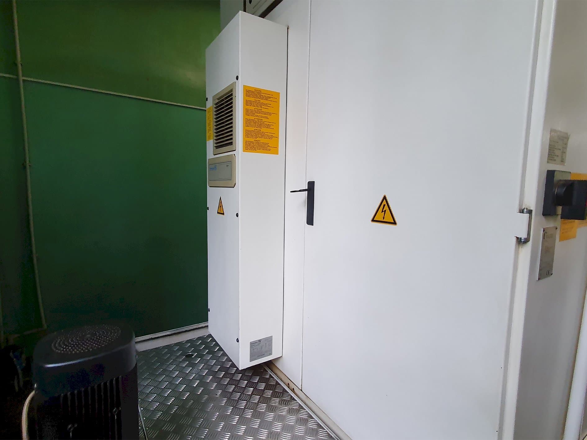 Achteruitzicht  van Walter Helitronic Power  machine