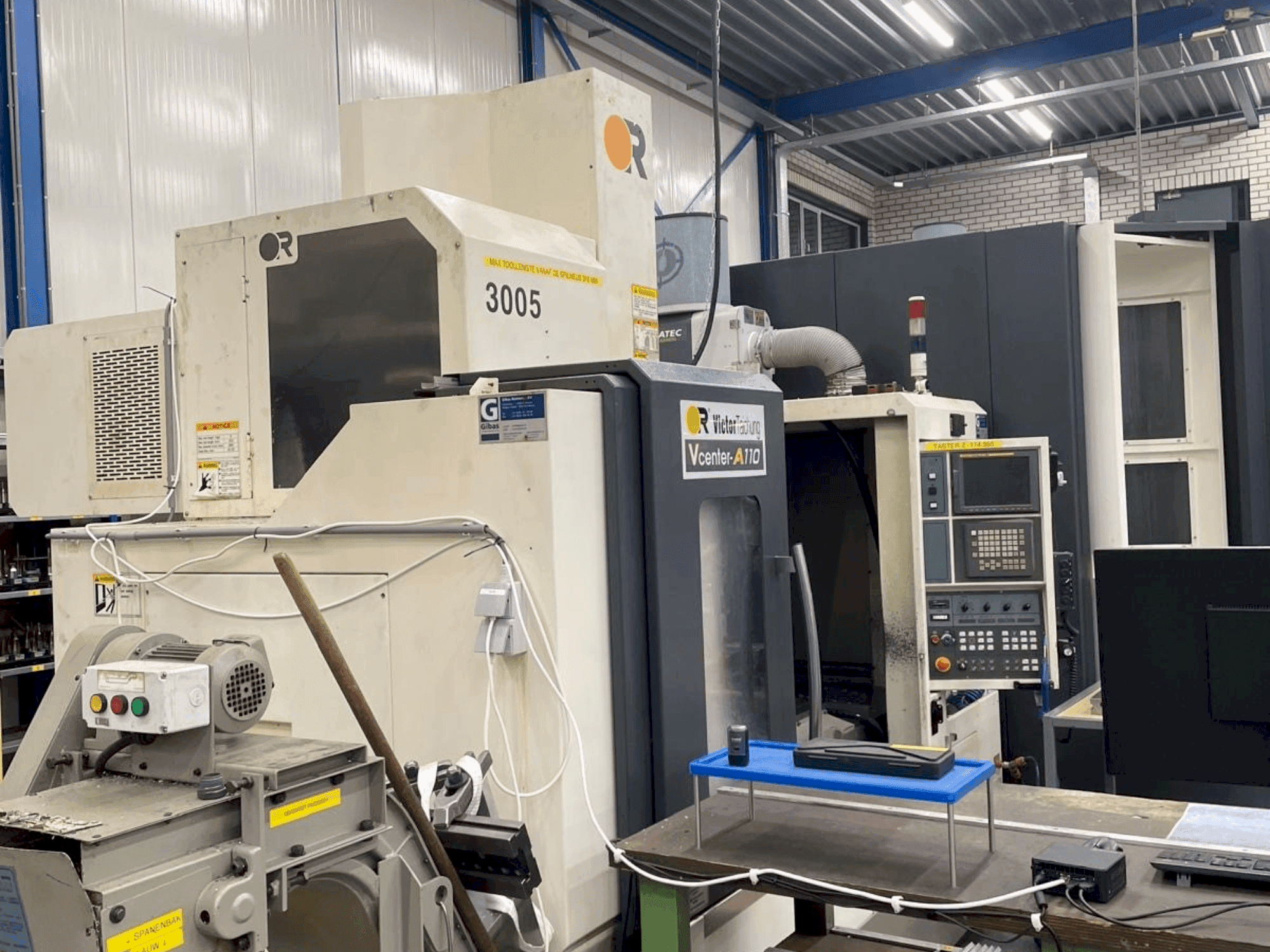 Vooraanzicht  van VICTOR TAICHUNG A110  machine