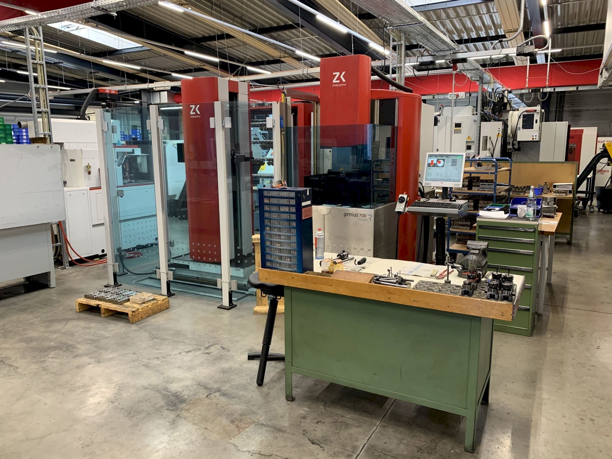 Vooraanzicht  van ZK genius 700  machine