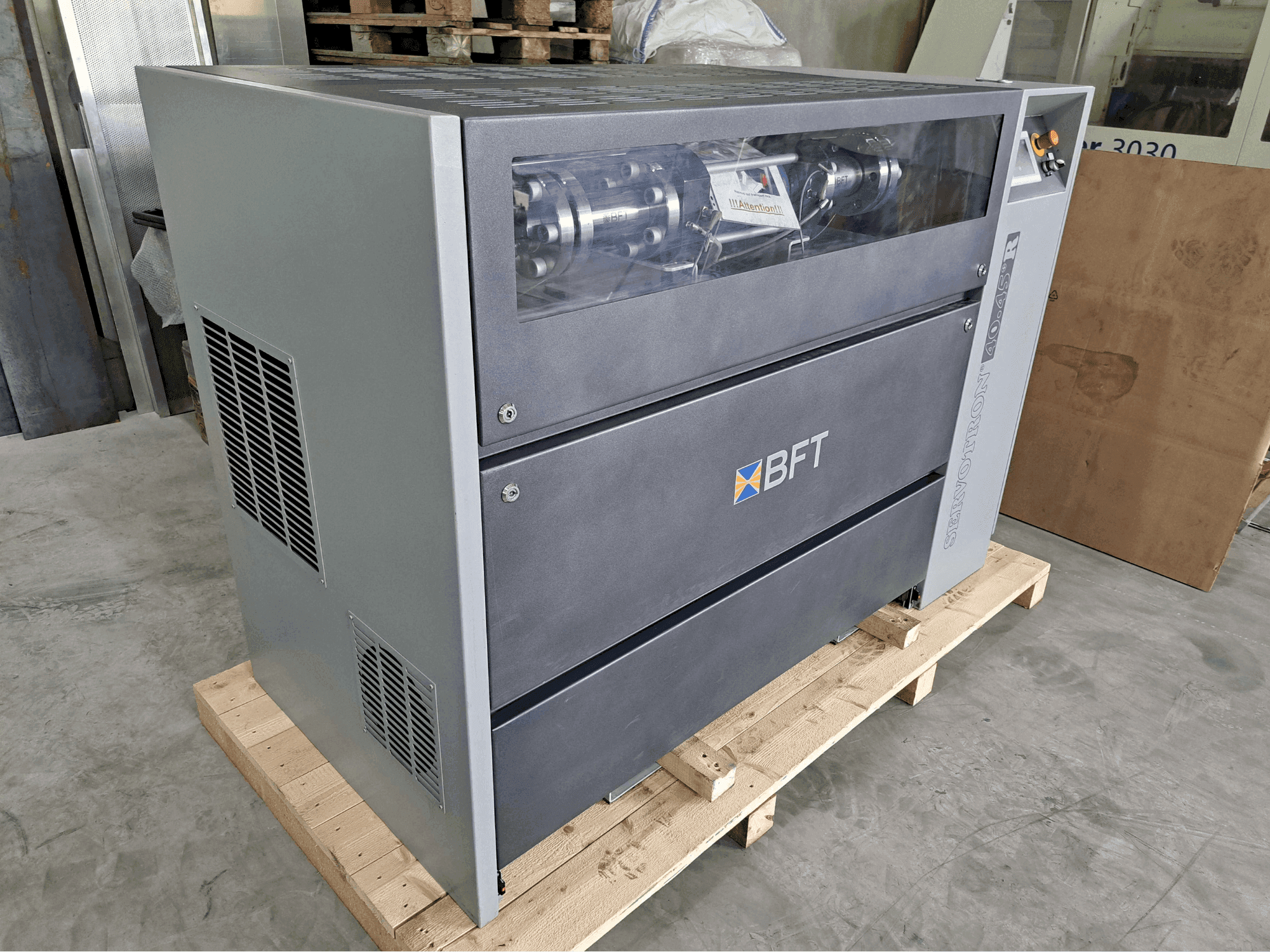 Vooraanzicht  van BFT Servotron 40.45+  machine