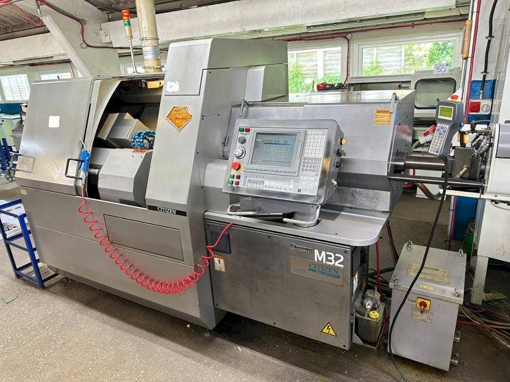 Vooraanzicht  van Citizen M32V  machine