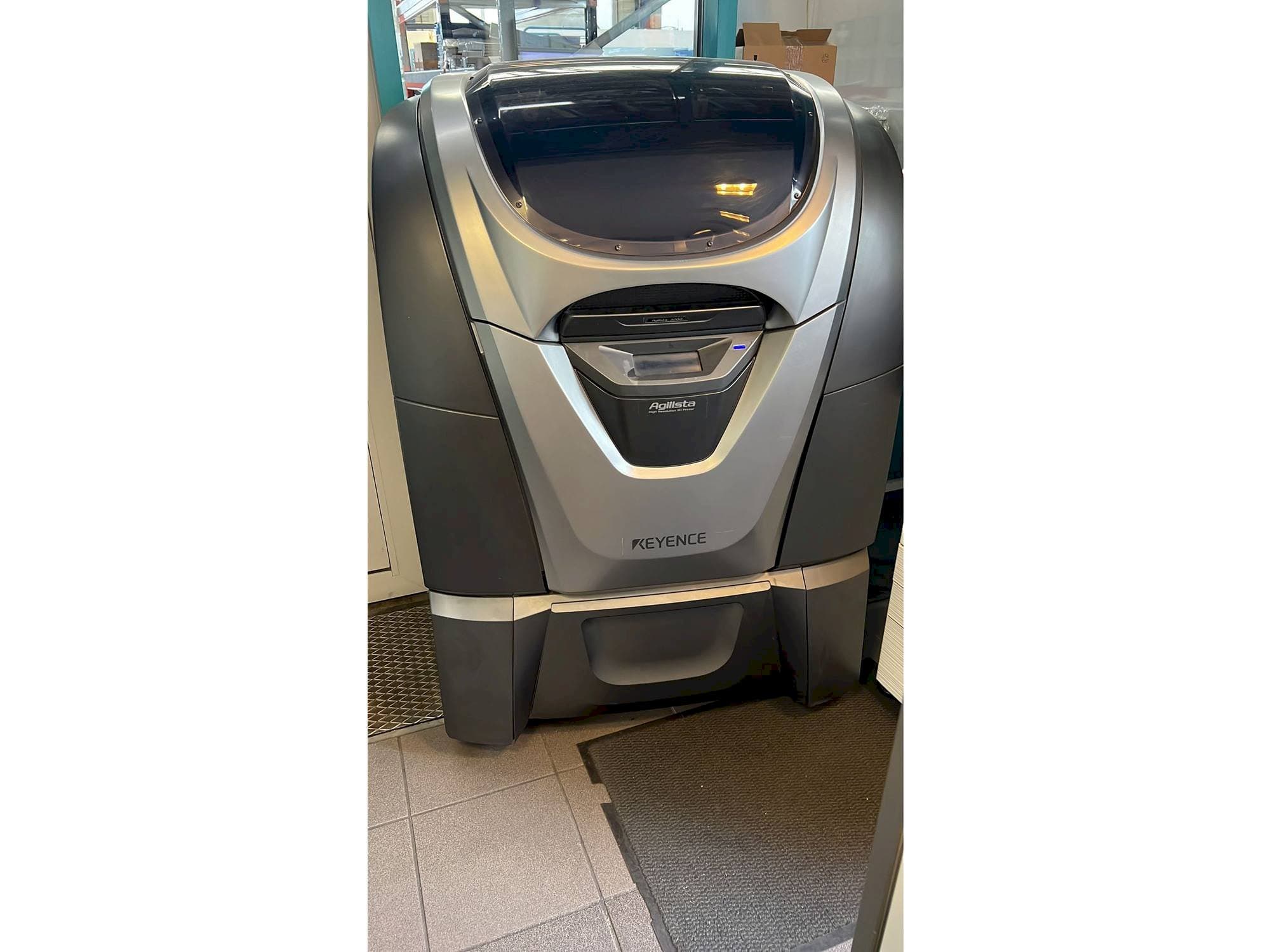 Vooraanzicht  van KEYENCE Agilista 3200  machine