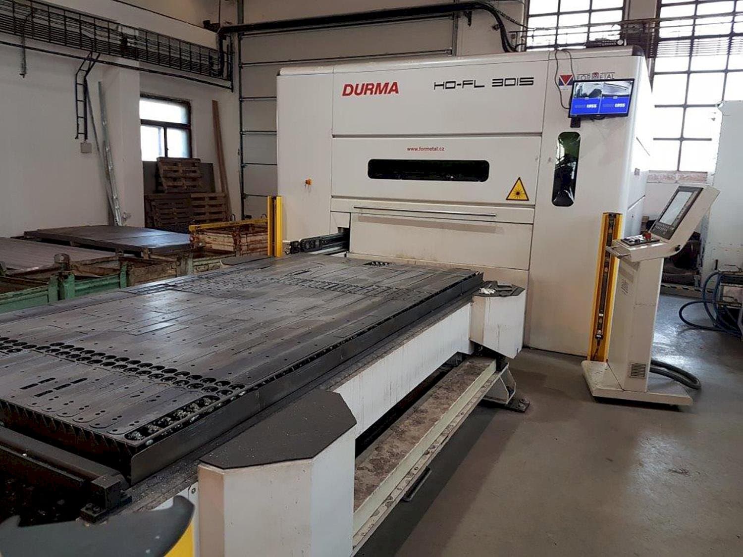 Vooraanzicht  van Durma HD-FL 3015 L  machine