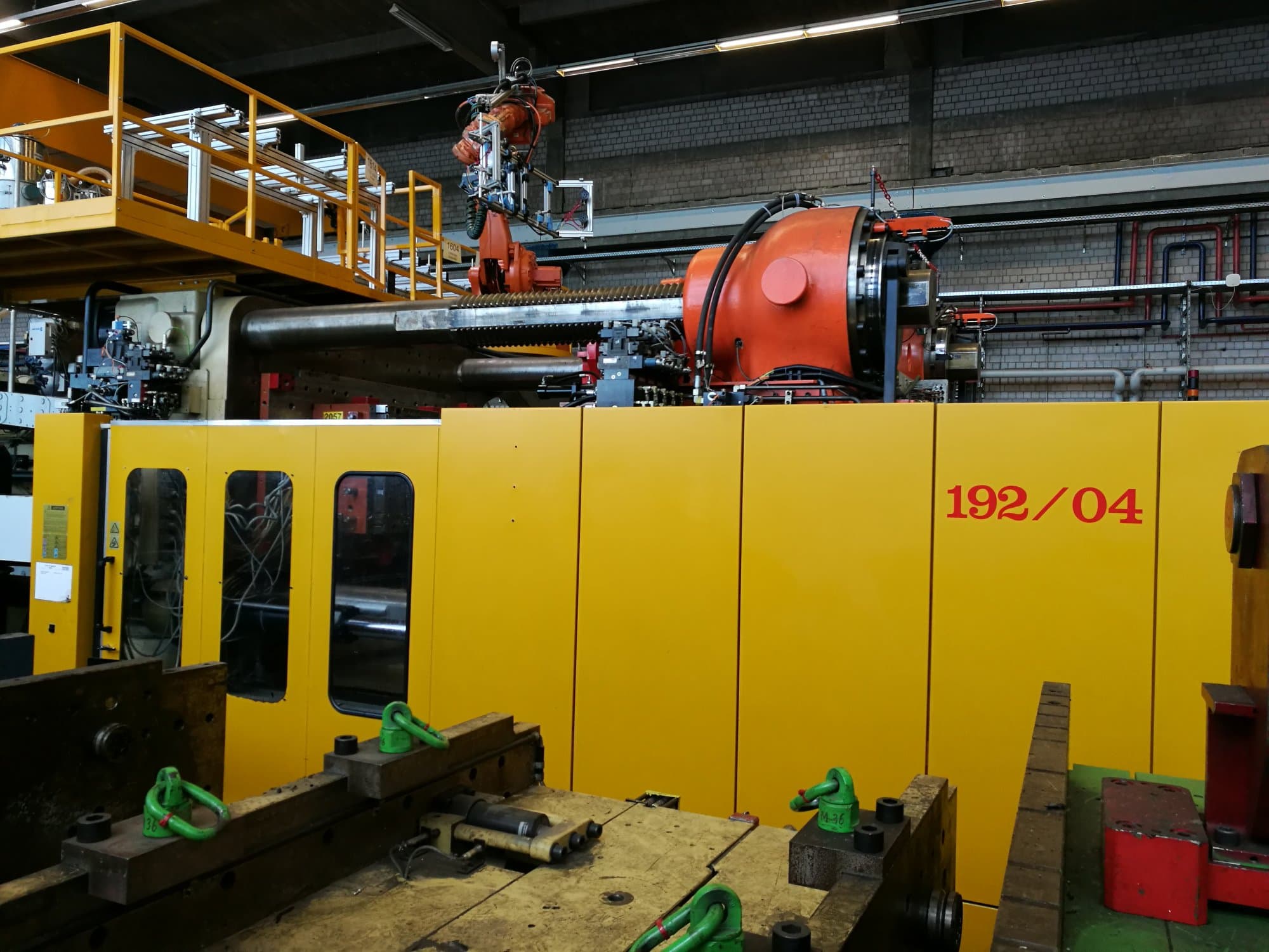 Vooraanzicht  van Husky EW 2000 RS 140/130 machine