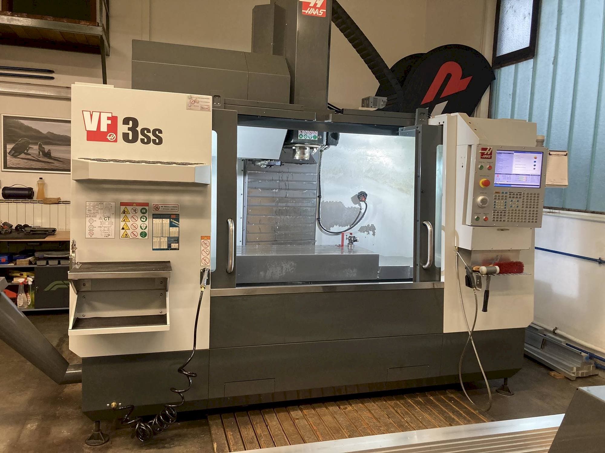 Vooraanzicht  van HAAS VF 3 SS  machine