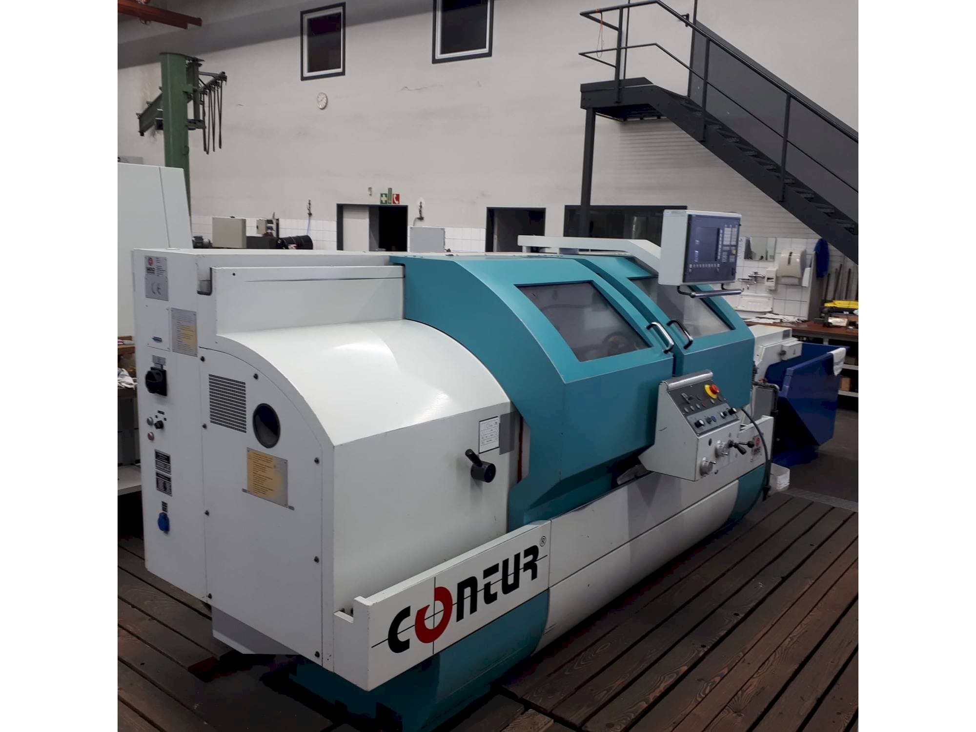 Vooraanzicht  van Saeilo Contour Dialog T52 x 1500  machine