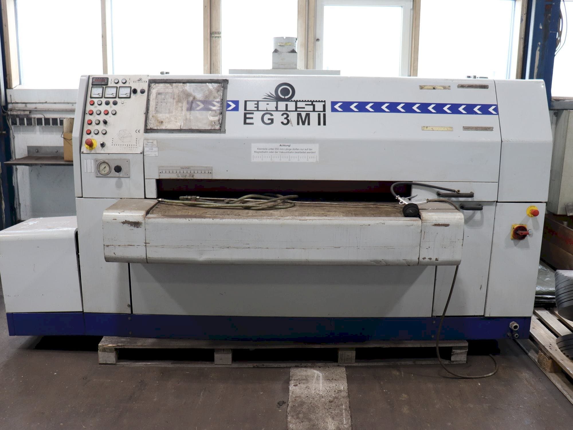 Vooraanzicht  van ERNST EG3M II  machine