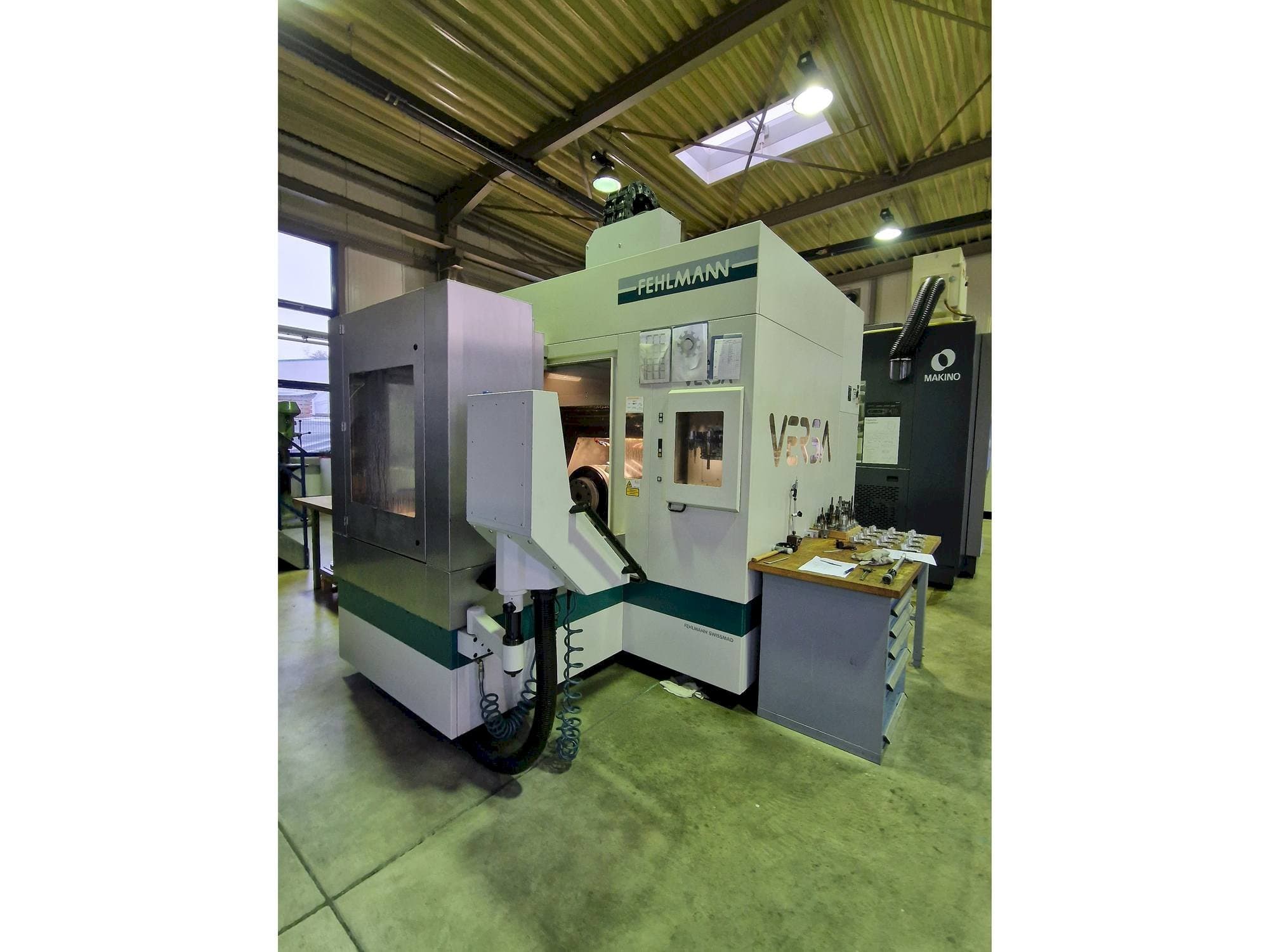 Vooraanzicht  van FEHLMANN Versa P825  machine