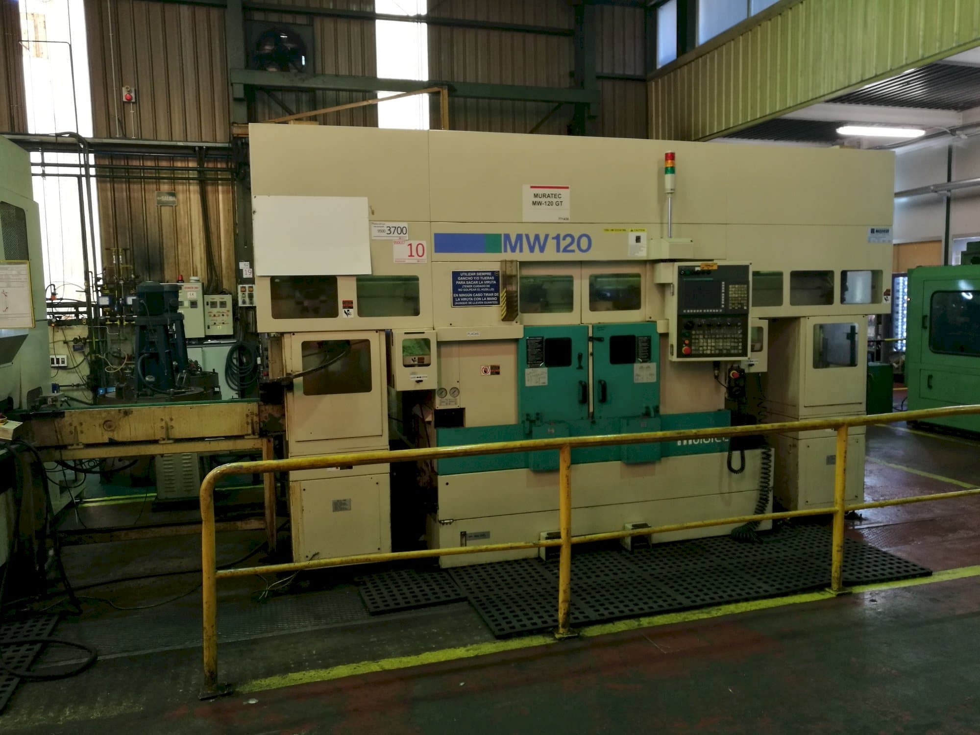 Vooraanzicht  van Muratec MW120  machine