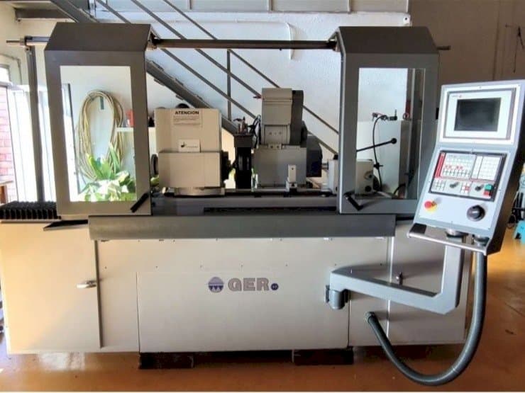 Vooraanzicht  van GER C-500 CNC  machine