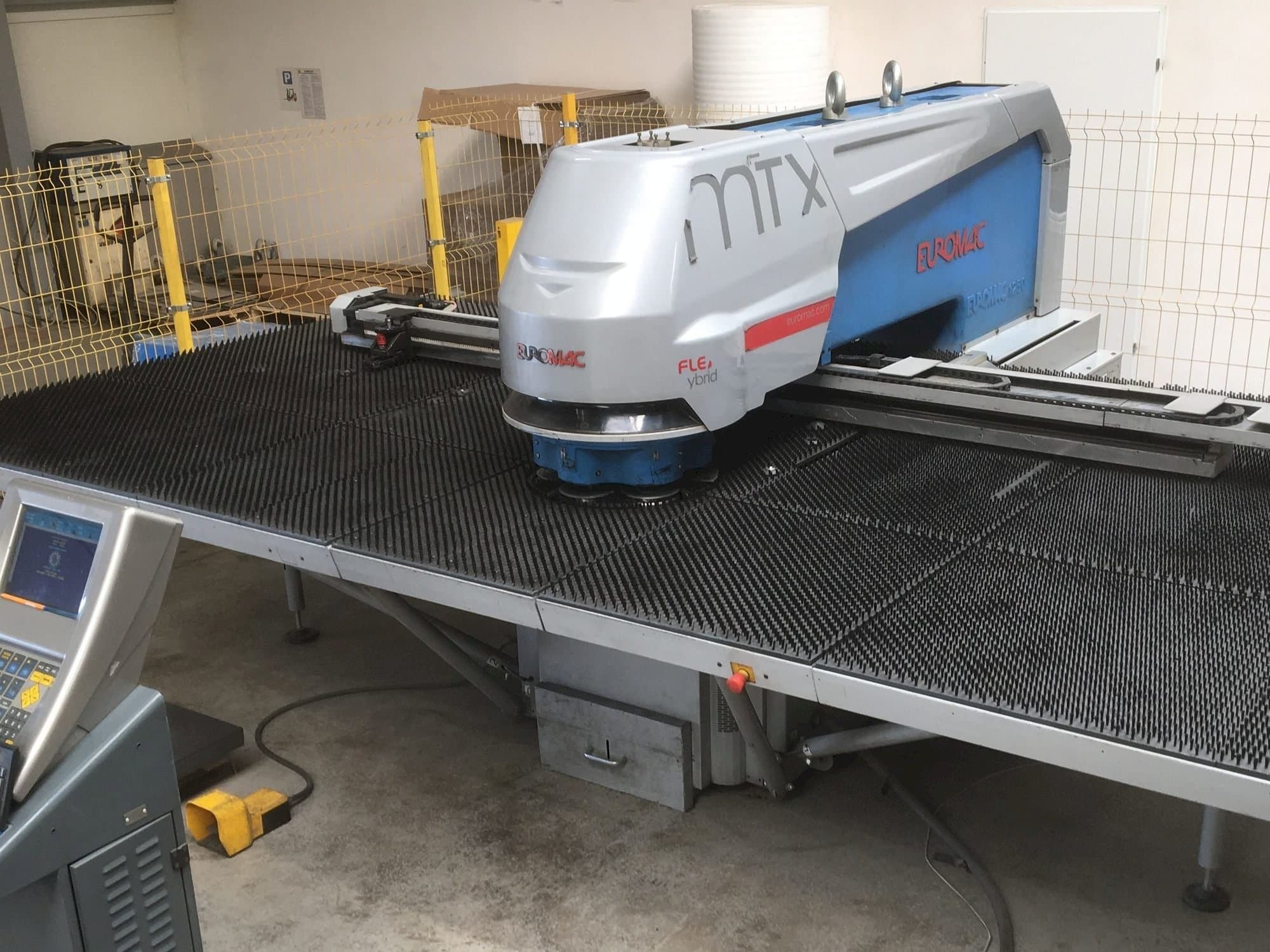 Vooraanzicht  van Euromac MTX FLEX 6  machine